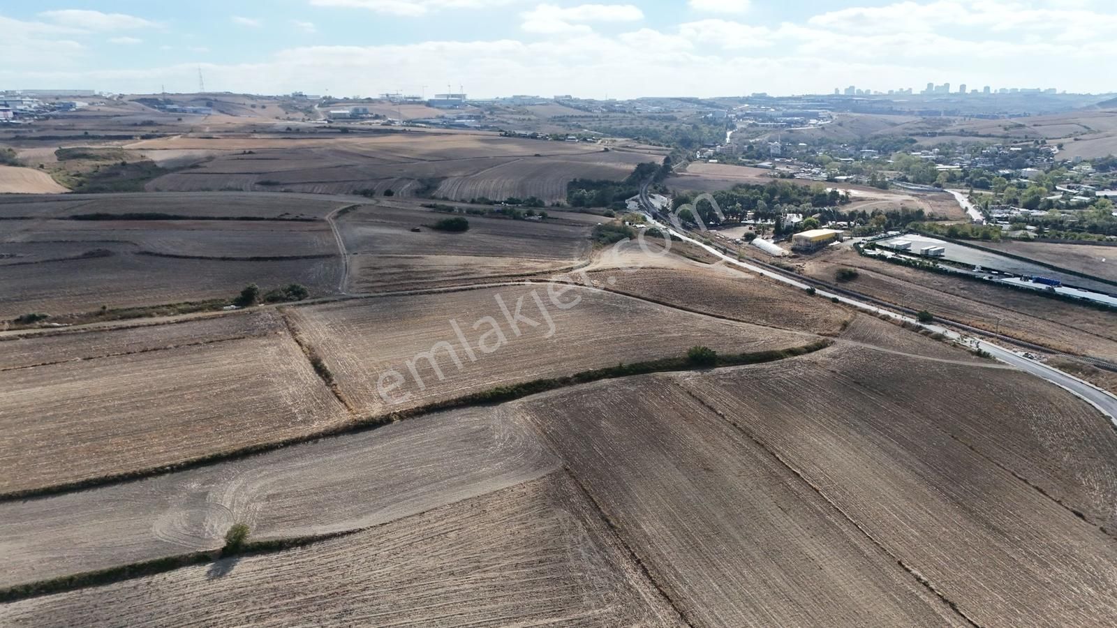 Yeşilbayırda İmara Yakın 2.079 M² Yatırımlık Tarla