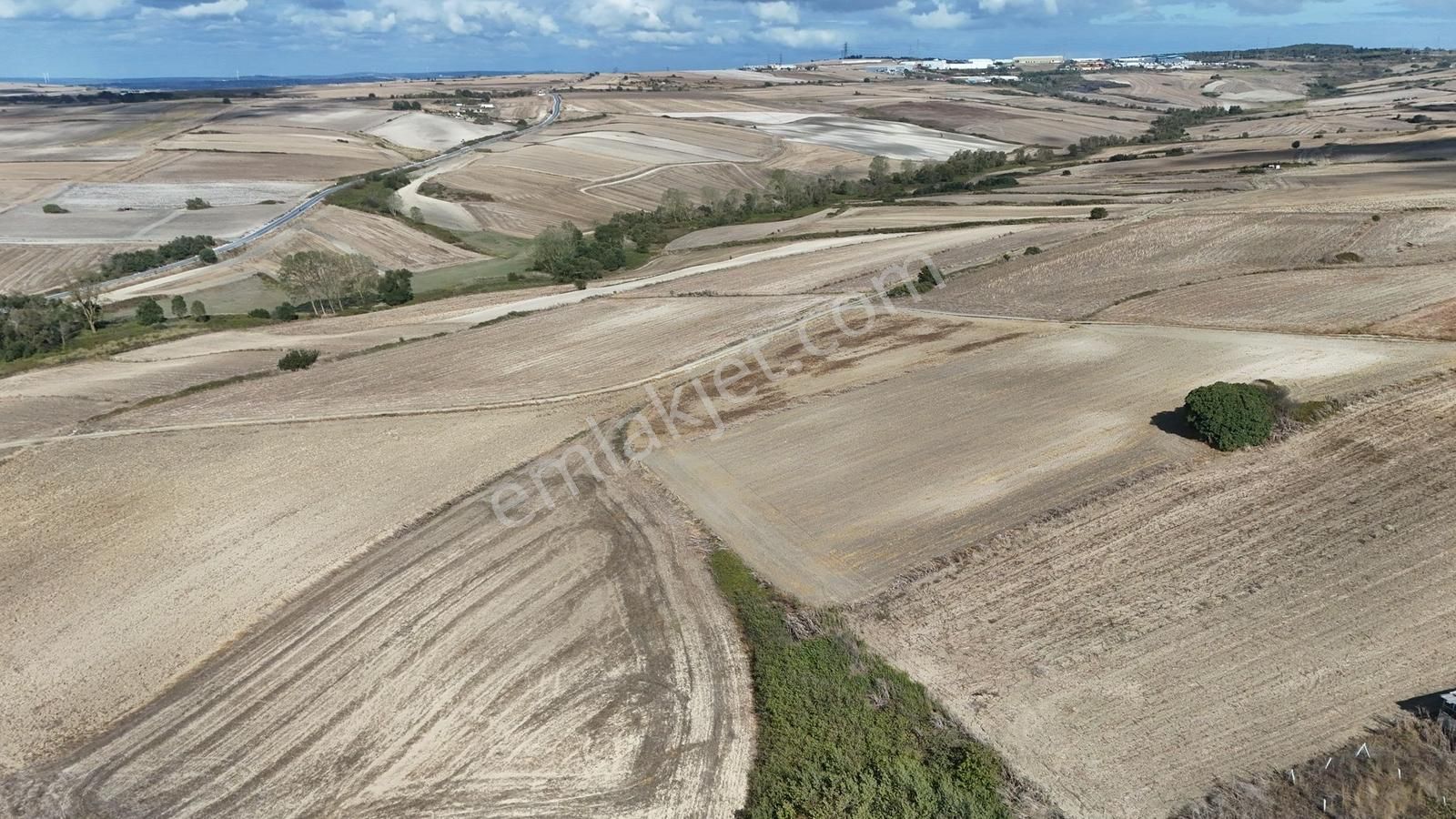 Yeşilbayırda İmara Yakın 2.079 M² Yatırımlık Tarla - Görsel 3