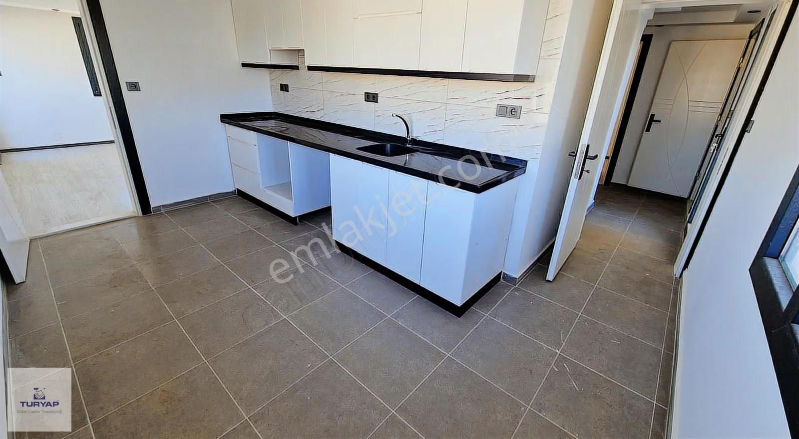 Merkezi Konumda 3+1 - 2+1 Tek Tapu İki Daire - Görsel 28