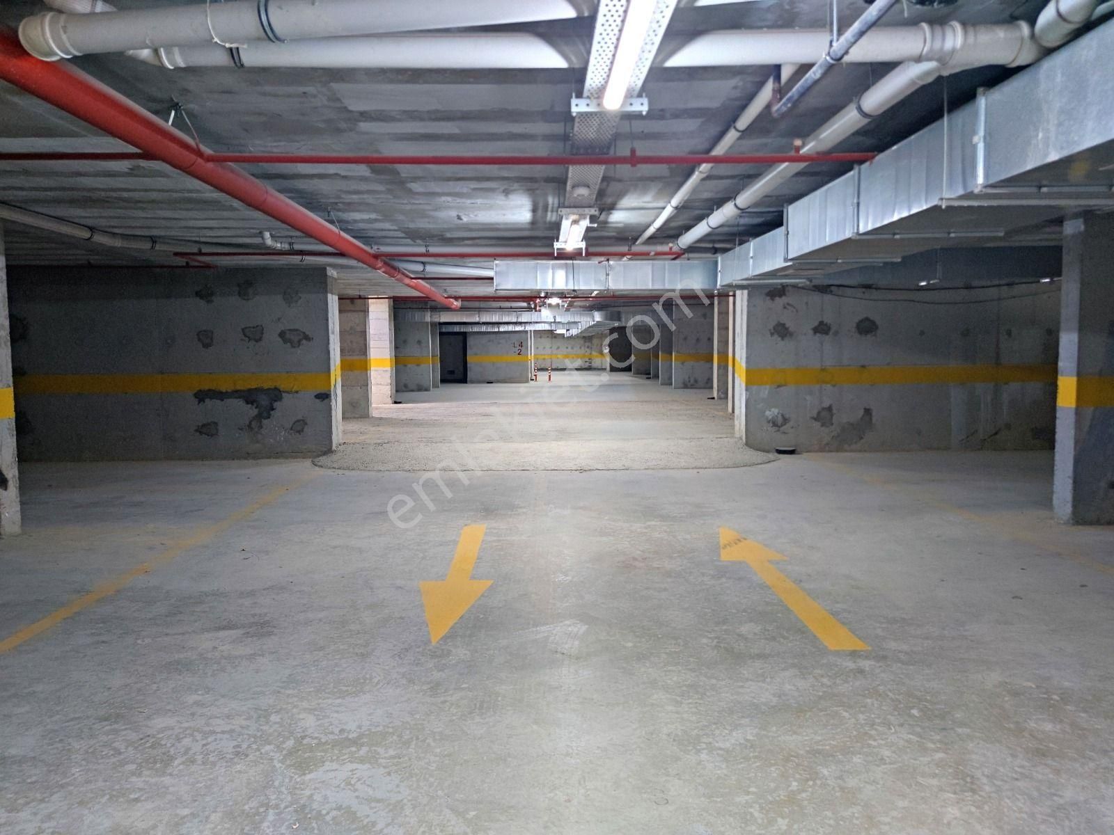 Silivri Atabek Konutlarında Havuz Peyzaj Cephe 3+1 Kiralık Daire