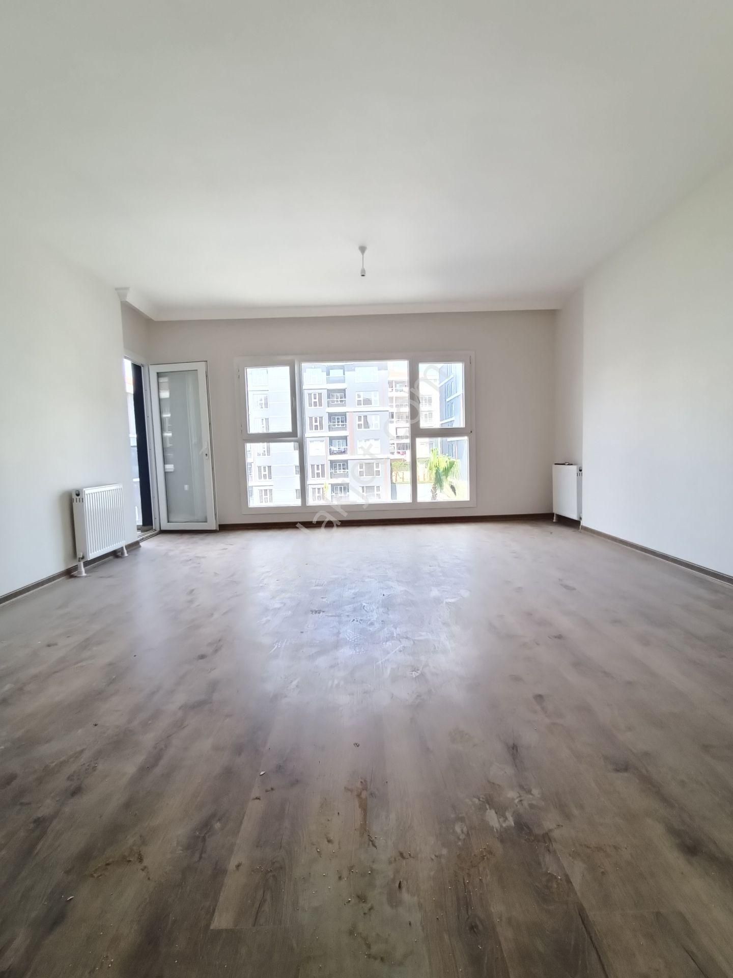 Silivri Atabek Konutlarında Havuz Peyzaj Cephe 3+1 Kiralık Daire - Görsel 11