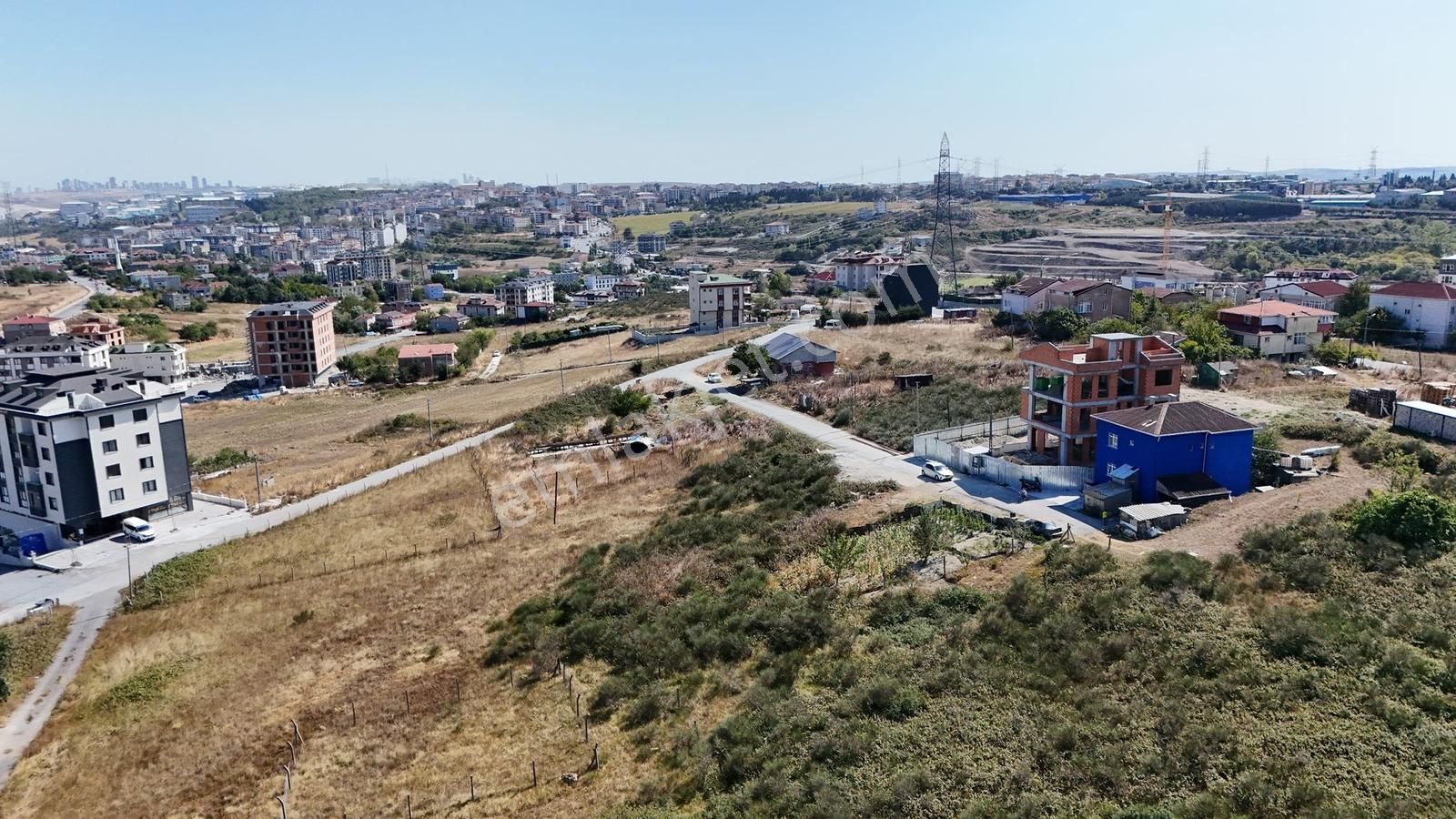 Hadımköyde Şerefiyeli 3 Kat İmarlı 260 M² Arsa
