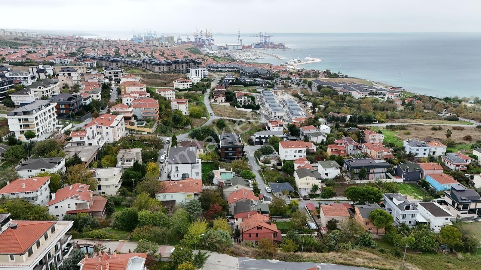 Beylikdüzü Kavaklıda 901 M² İçerisinde 3 Katlı Satılık Villa - Görsel 3