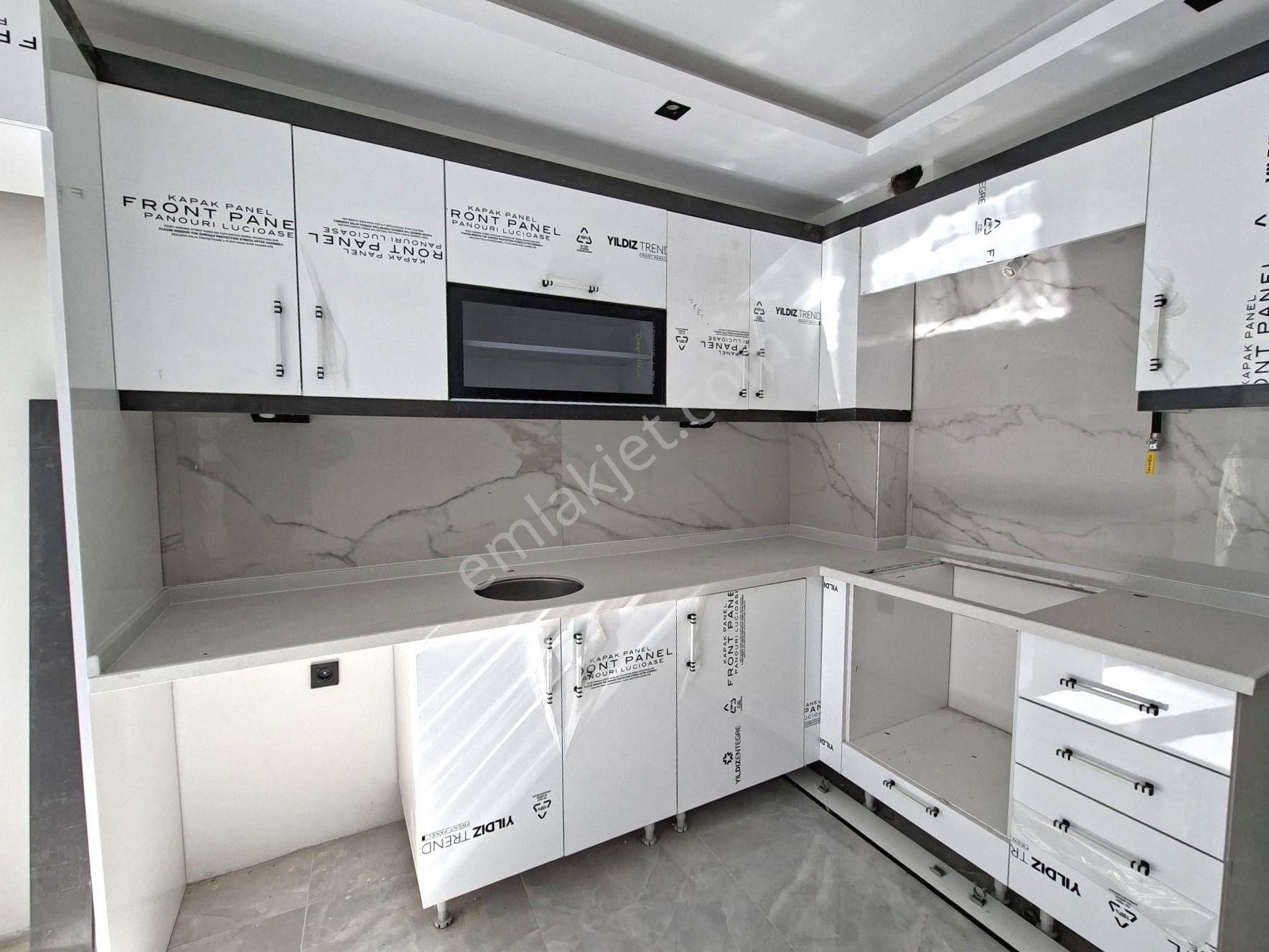 Recep Ümit Emlak'tan Şarhöyük Çarşı Merkezde Satılık Süper Lux 3+1 Dublex Daire