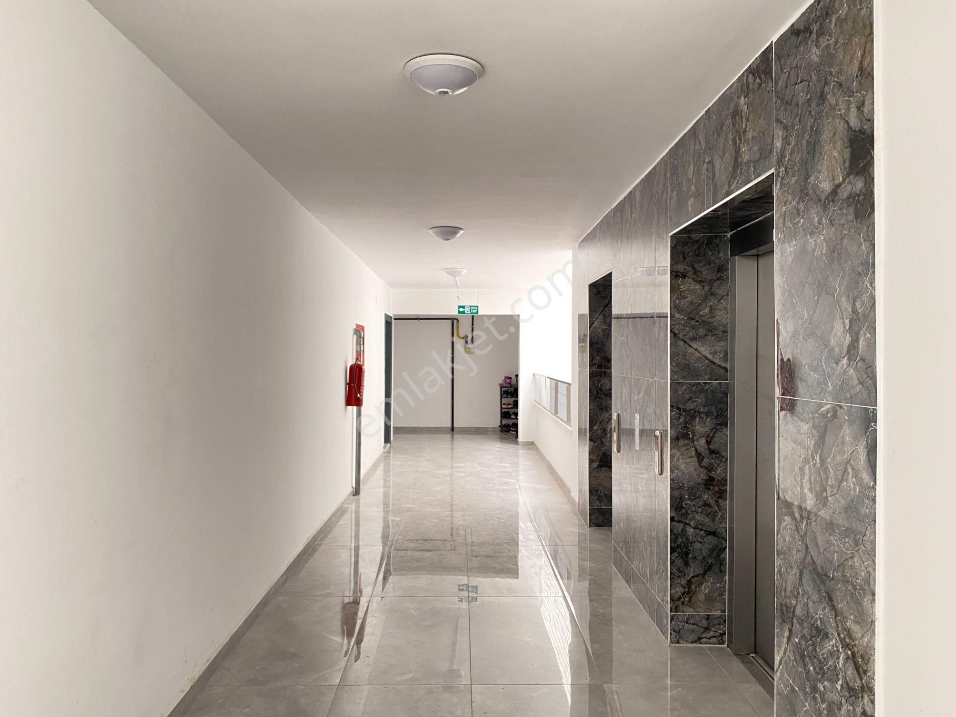 Gökçe Emlak'tn Sarayda Sitede Ultrageniş 4+1 Satılık Sıfır Daire - Görsel 33