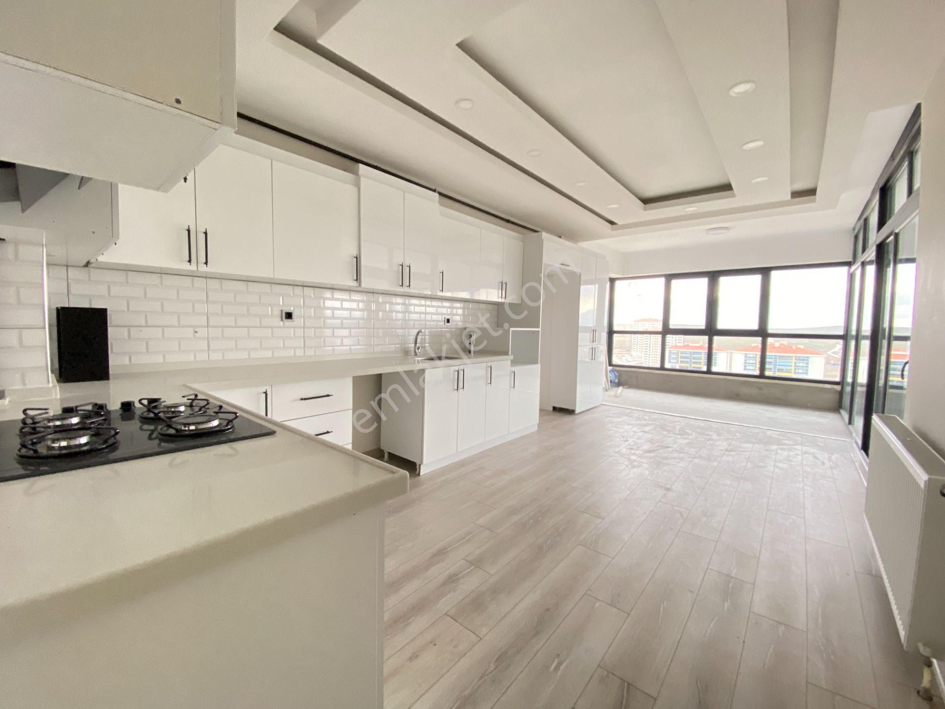 Gökçe Emlak'tn Sarayda Sitede Ultrageniş 4+1 Satılık Sıfır Daire - Görsel 4