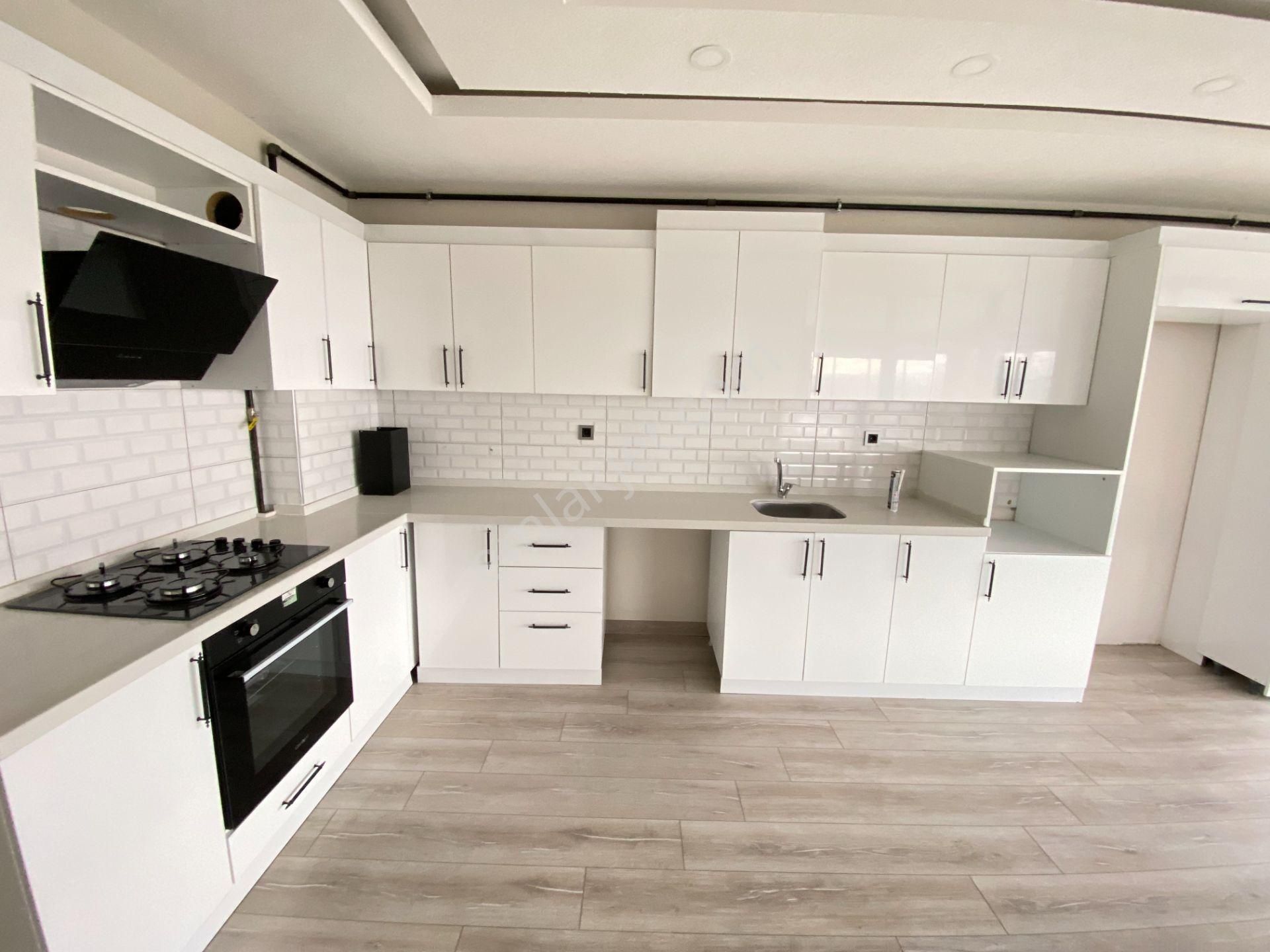 Gökçe Emlak'tn Sarayda Sitede Ultrageniş 4+1 Satılık Sıfır Daire - Görsel 5