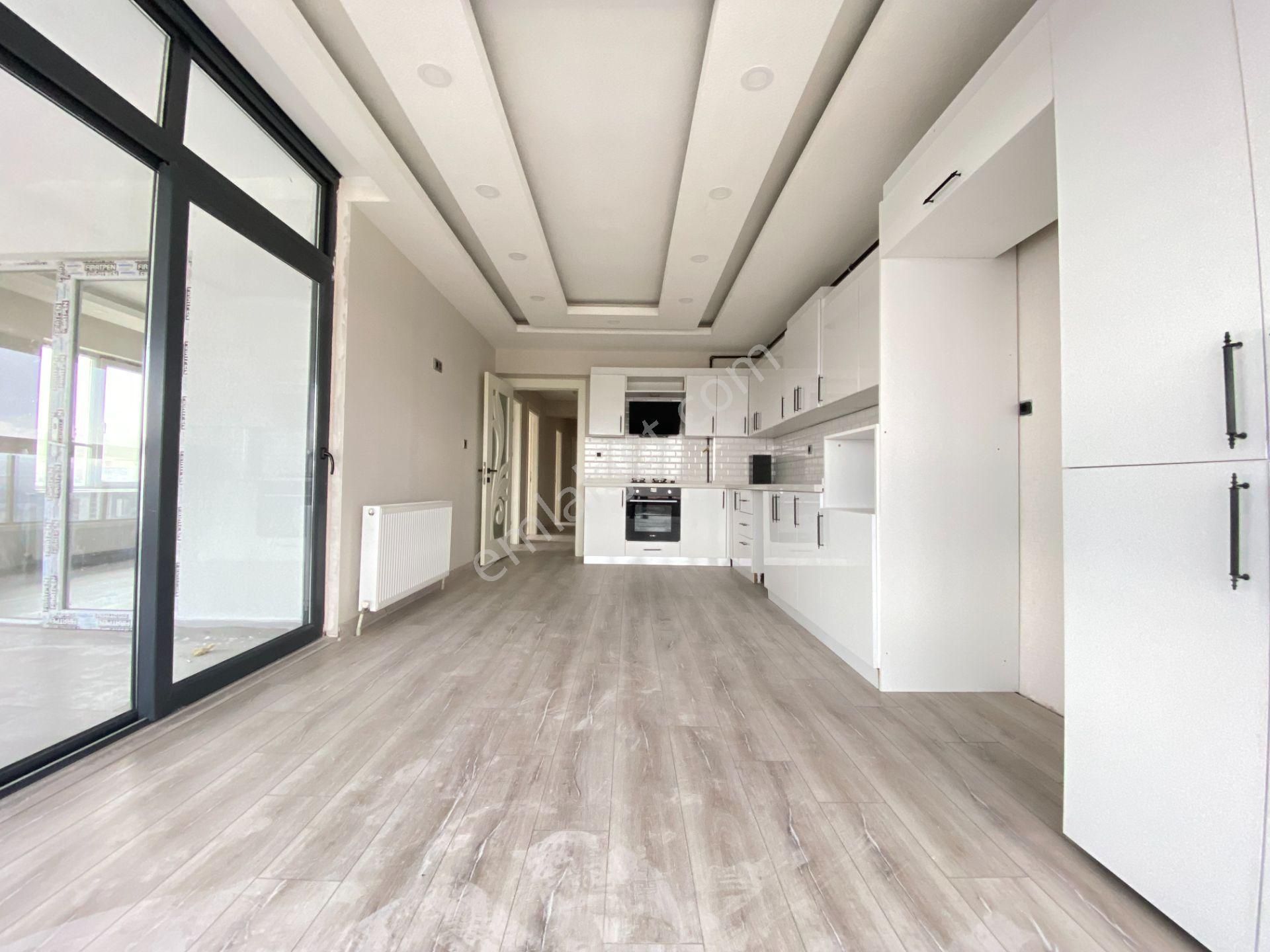 Gökçe Emlak'tn Sarayda Sitede Ultrageniş 4+1 Satılık Sıfır Daire - Görsel 7