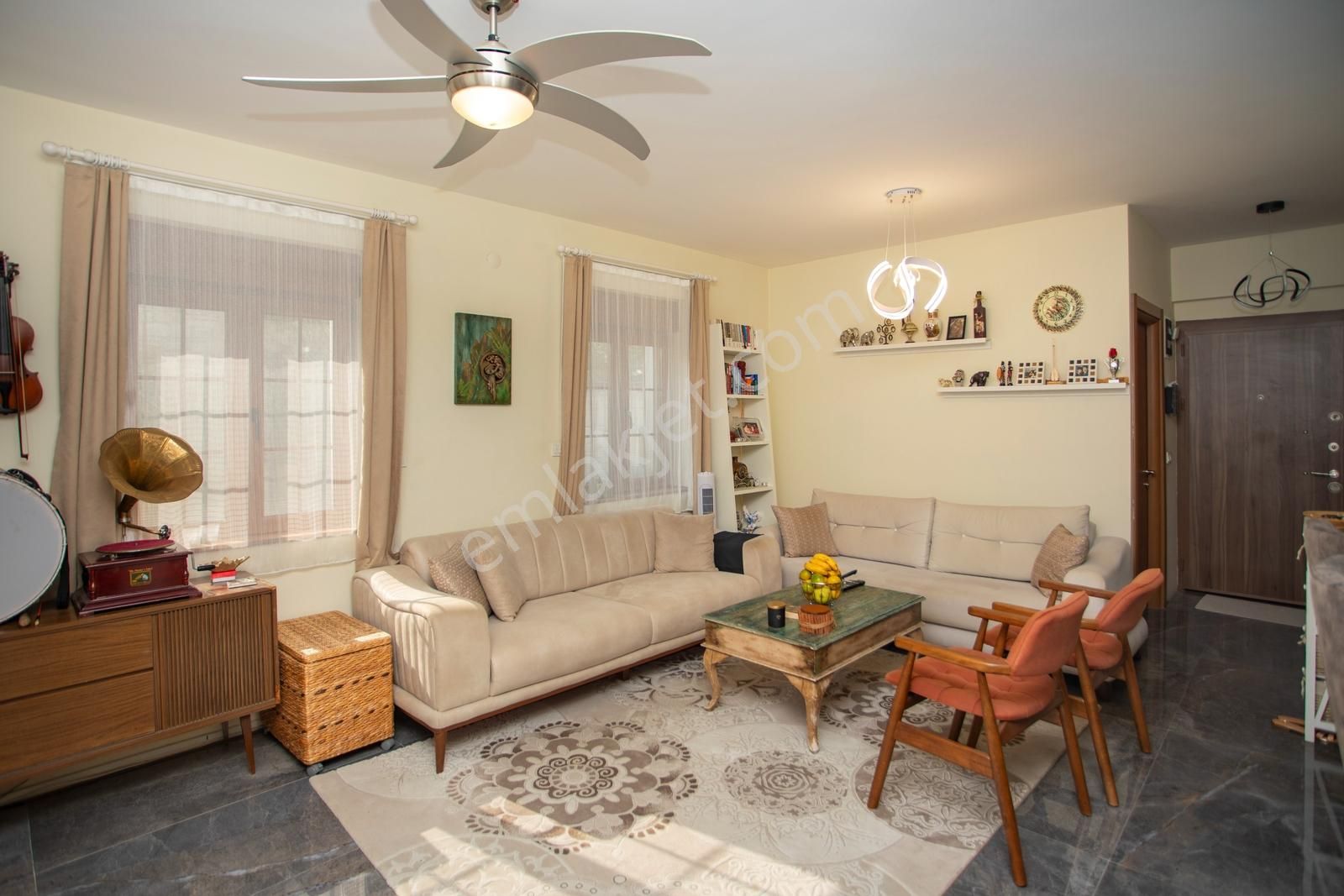 Eski Foça Atatürk Mah. Satılık 3+1 Tam Müstakil Havuzlu Villa - Görsel 5