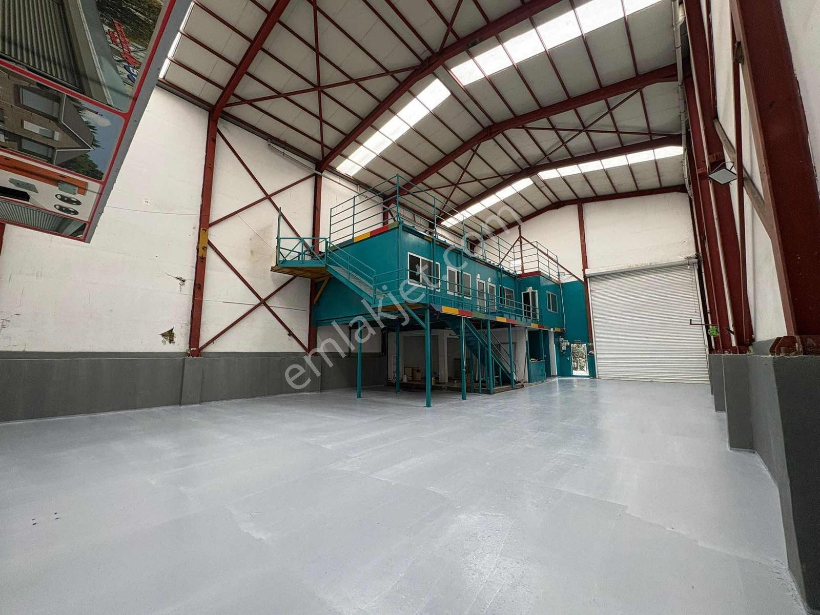 Esenyurt Akçaburgaz Sanayide Kiralik 400 M2 Müstakil