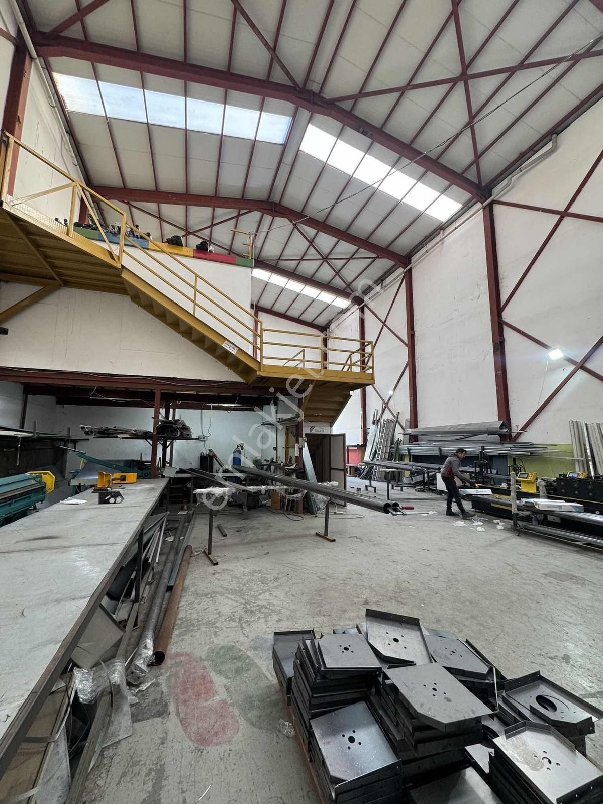 Esenyurt Akçaburgaz Sanayide Kiralik 360 M2 Müstakil - Görsel 11