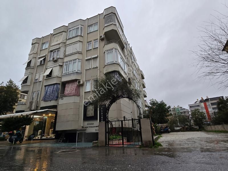 Alanya Merkezde Satılık 2+1 Geniş Daire