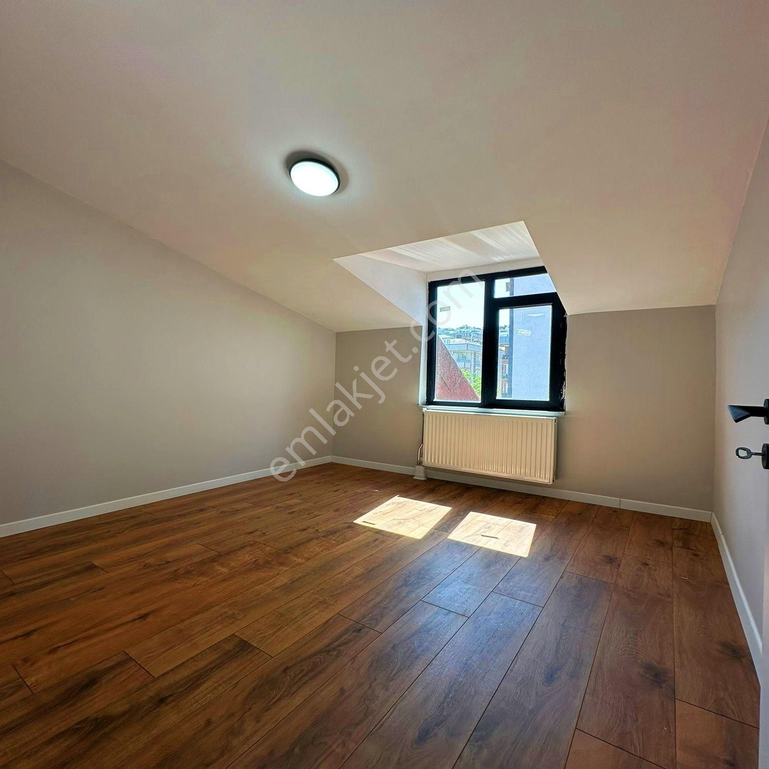 Beylikdüzü Yakuplu'da 5+2 195m2 Ön Cephe Dubleks Daire Fırsatı - Görsel 11