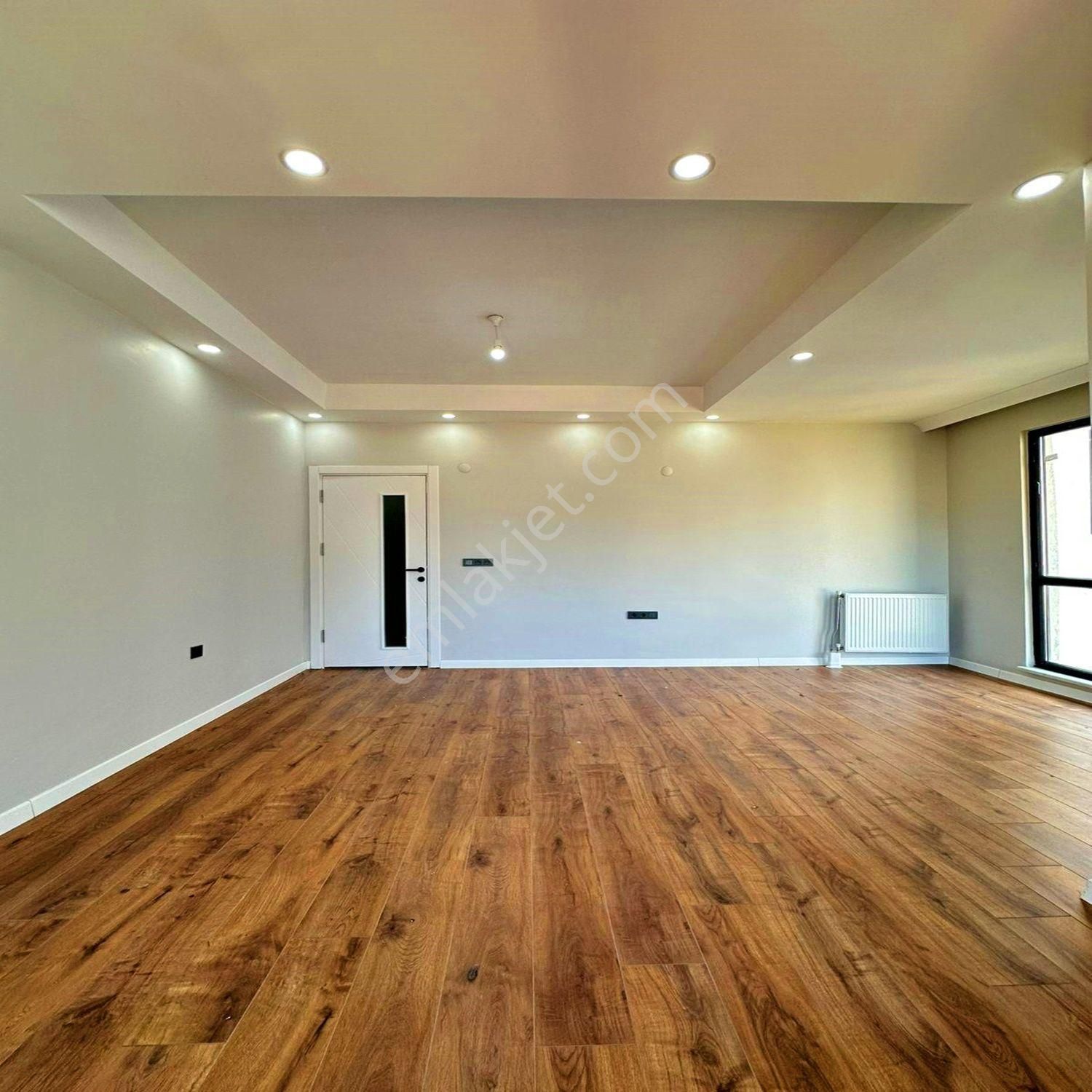 Beylikdüzü Yakuplu'da 5+2 195m2 Ön Cephe Dubleks Daire Fırsatı - Görsel 4