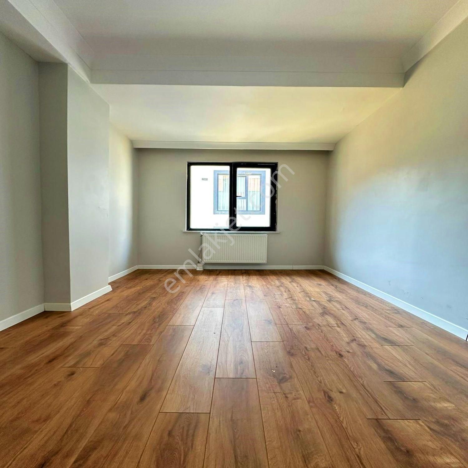 Beylikdüzü Yakuplu'da 5+2 195m2 Ön Cephe Dubleks Daire Fırsatı - Görsel 10