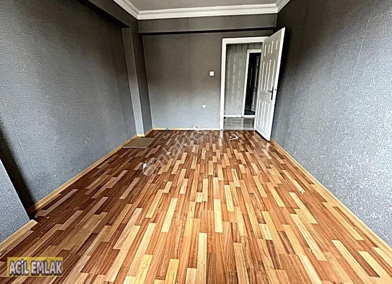 Acil Emlaktan Kat Konumunda Full Yapılı Kiralık Daire - Görsel 12