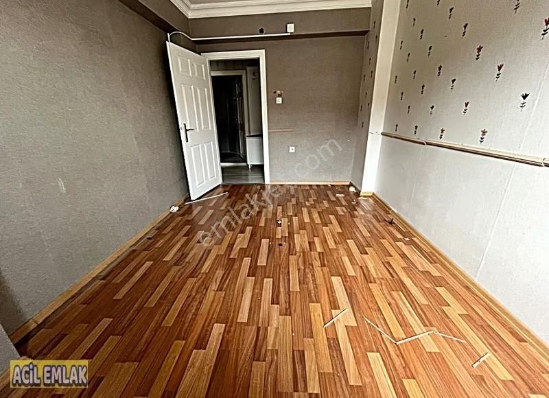 Acil Emlaktan Kat Konumunda Full Yapılı Kiralık Daire - Görsel 18