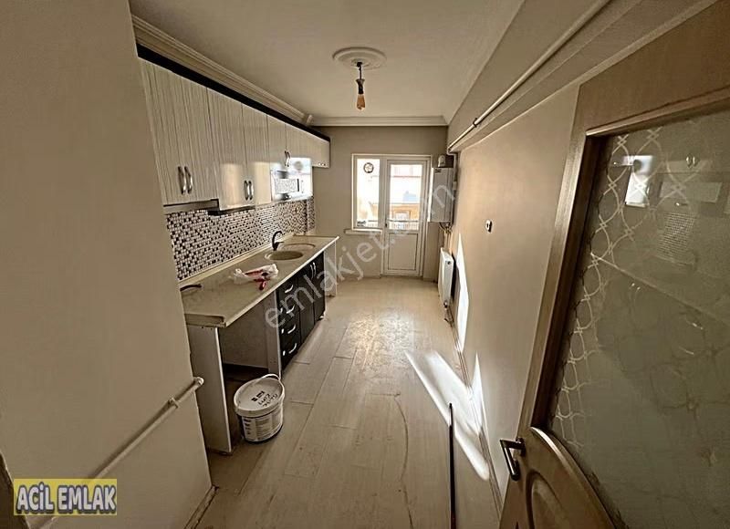 Acil Emlaktan Hastane Yakını Yapılı Kiralık Daire - Görsel 3