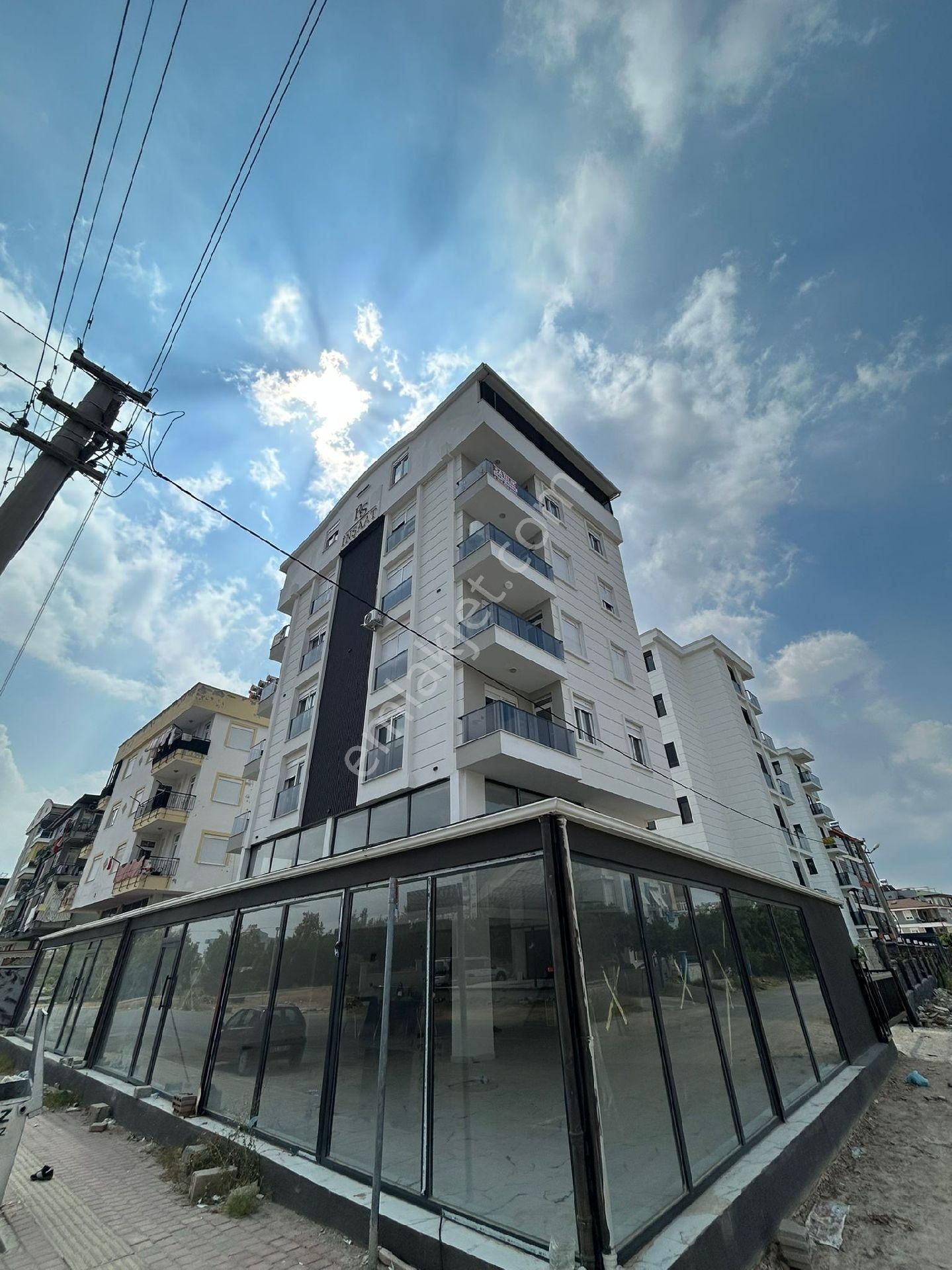 Aktoprak Mah 2+1 Katta Sıfır Market Ulaşım Konumunda Tramvaya 200 Metre