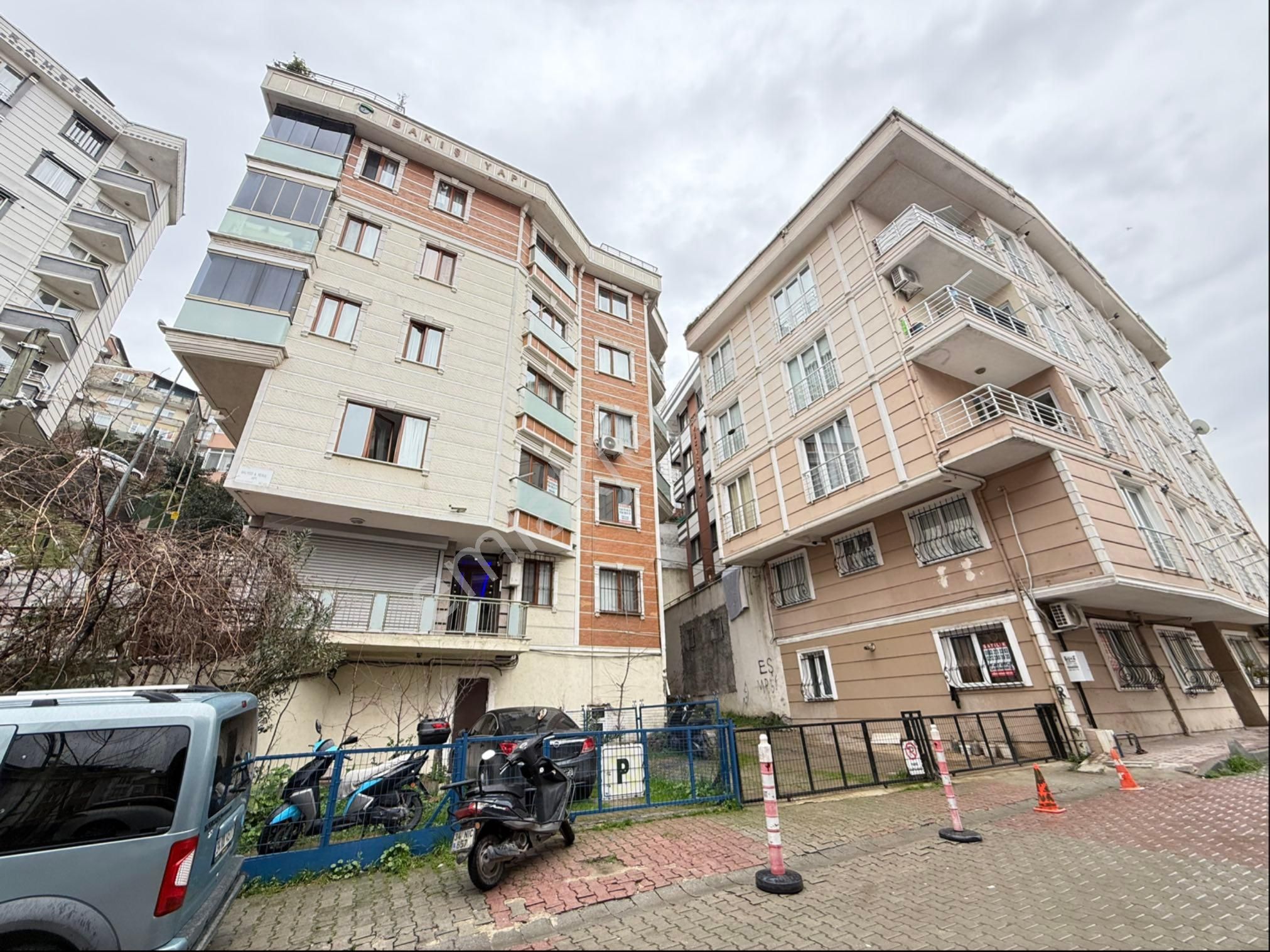 Cadde Arkası 1.kat Ayrı Mutfaklı Geniş Ferah 1+1 Lüks Daire - Görsel 31