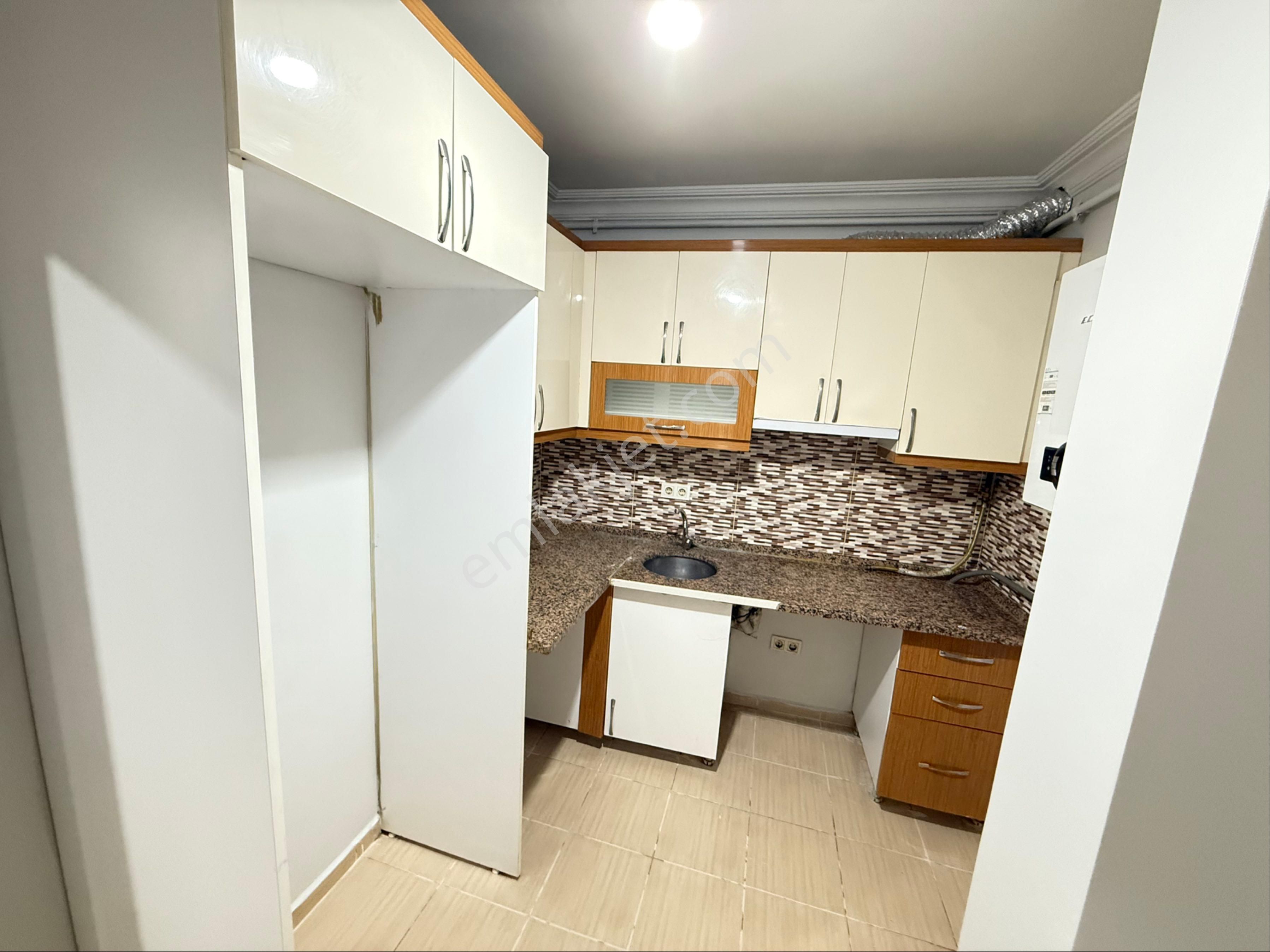 Cadde Arkası 1.kat Ayrı Mutfaklı Geniş Ferah 1+1 Lüks Daire - Görsel 18