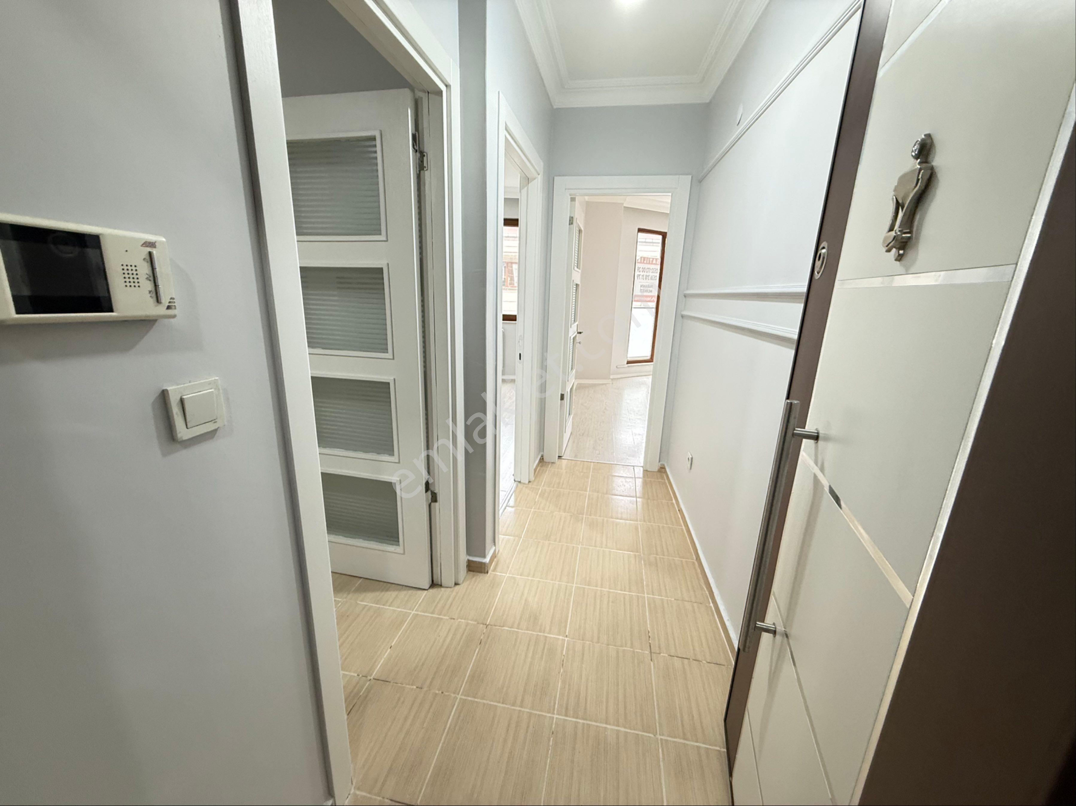 Cadde Arkası 1.kat Ayrı Mutfaklı Geniş Ferah 1+1 Lüks Daire - Görsel 22