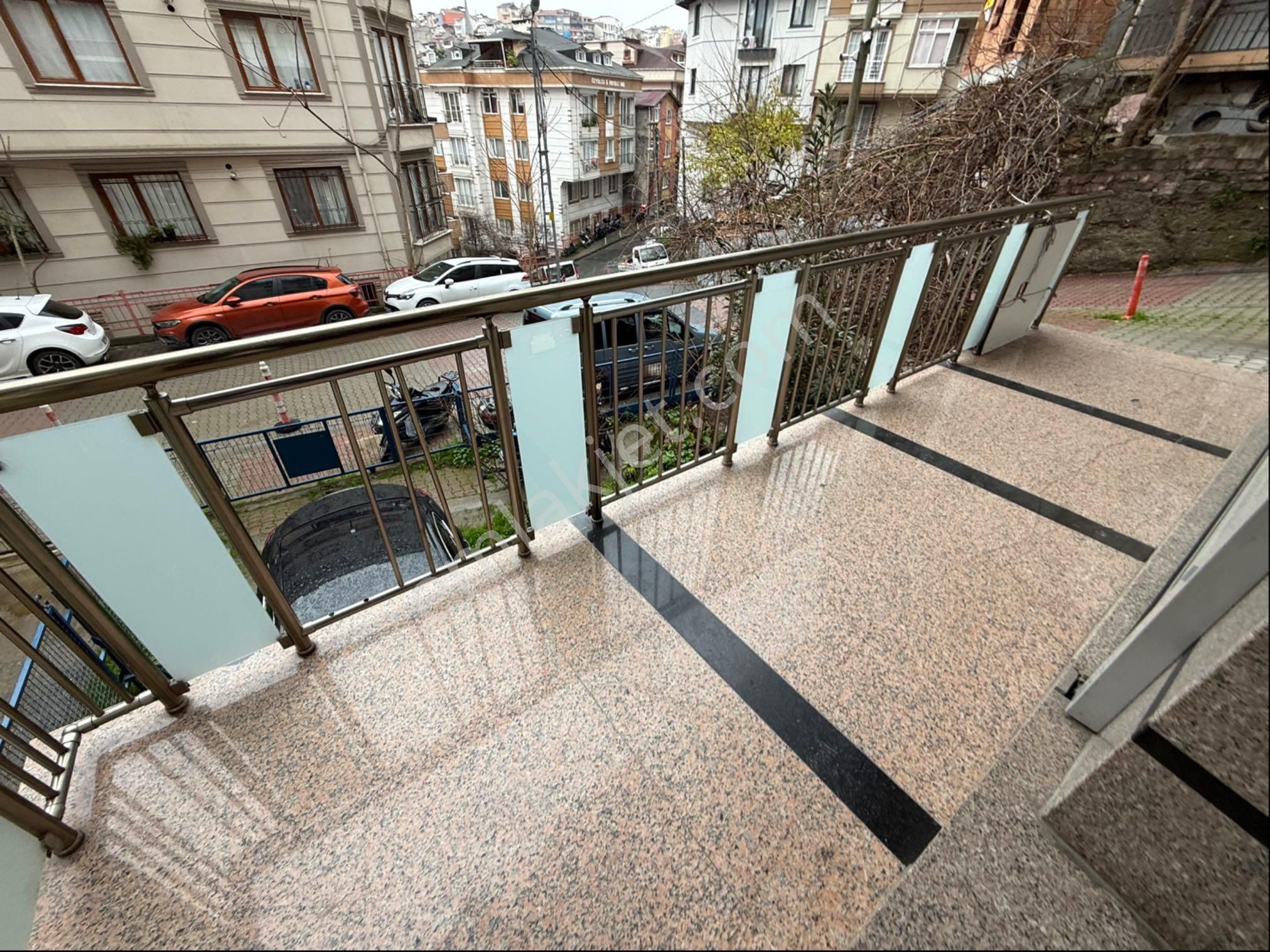 Cadde Arkası 1.kat Ayrı Mutfaklı Geniş Ferah 1+1 Lüks Daire - Görsel 30