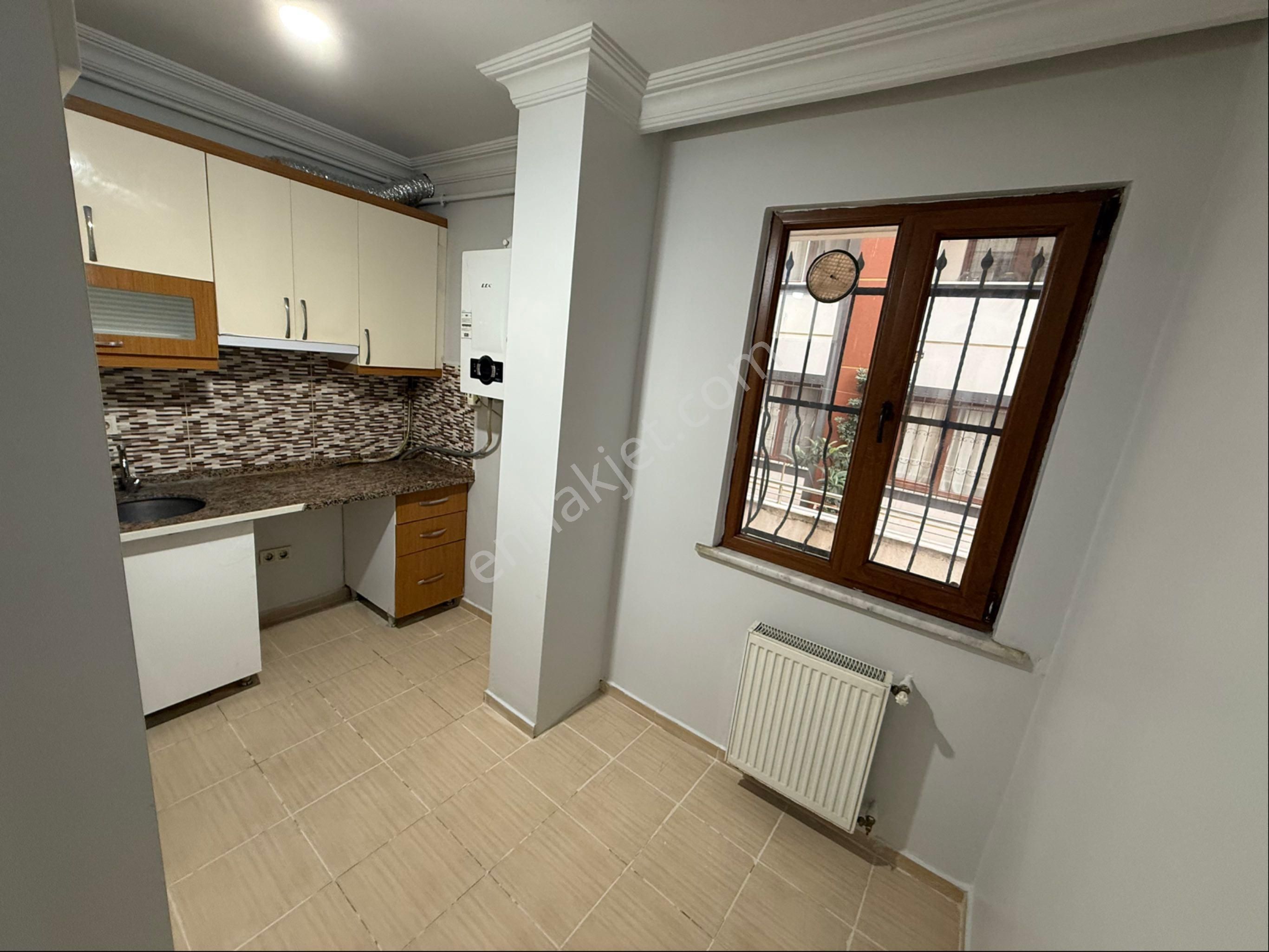 Cadde Arkası 1.kat Ayrı Mutfaklı Geniş Ferah 1+1 Lüks Daire - Görsel 12