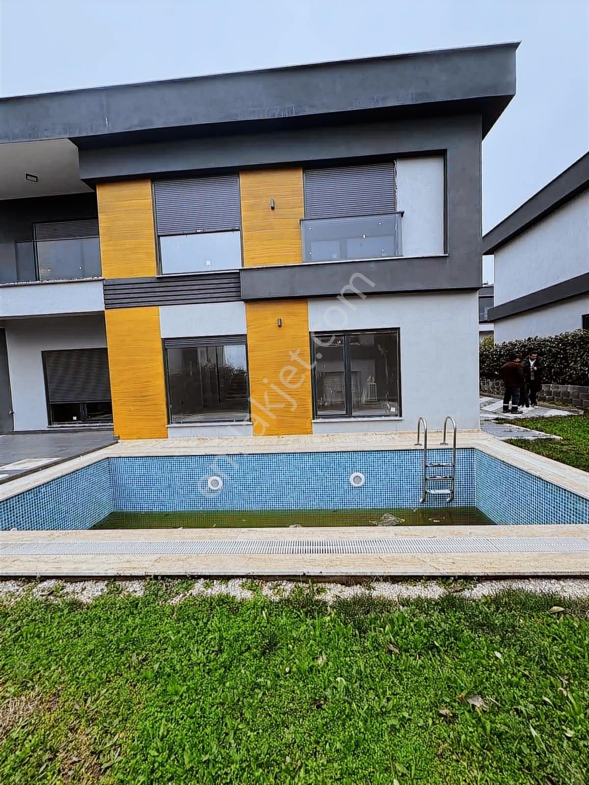 Önerler Mahallesi Site İçerisinde Müstakil Havuzlu Villa - Görsel 24