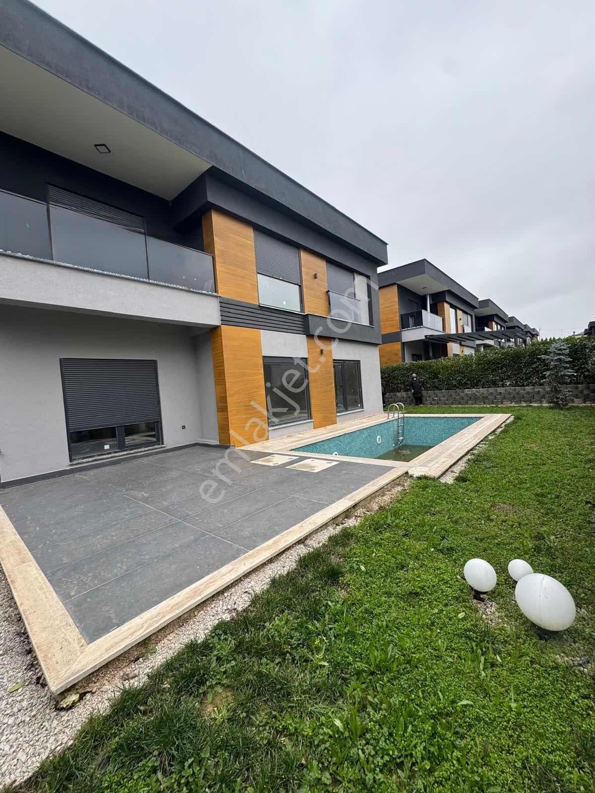 Önerler Mahallesi Site İçerisinde Müstakil Havuzlu Villa