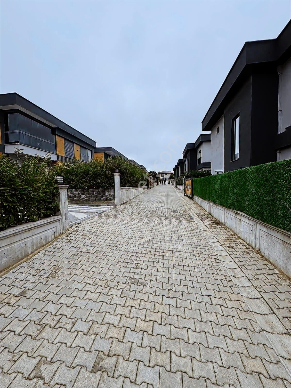 Önerler Mahallesi Site İçerisinde Müstakil Havuzlu Villa - Görsel 2