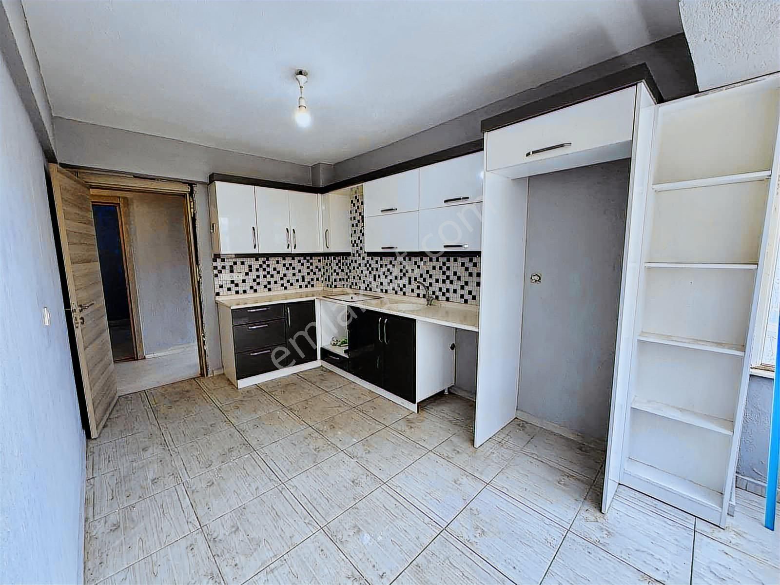 Davutlar'da Ayrı Mutfak Ebeveyn Banyolu 3+1 Daire - Görsel 22