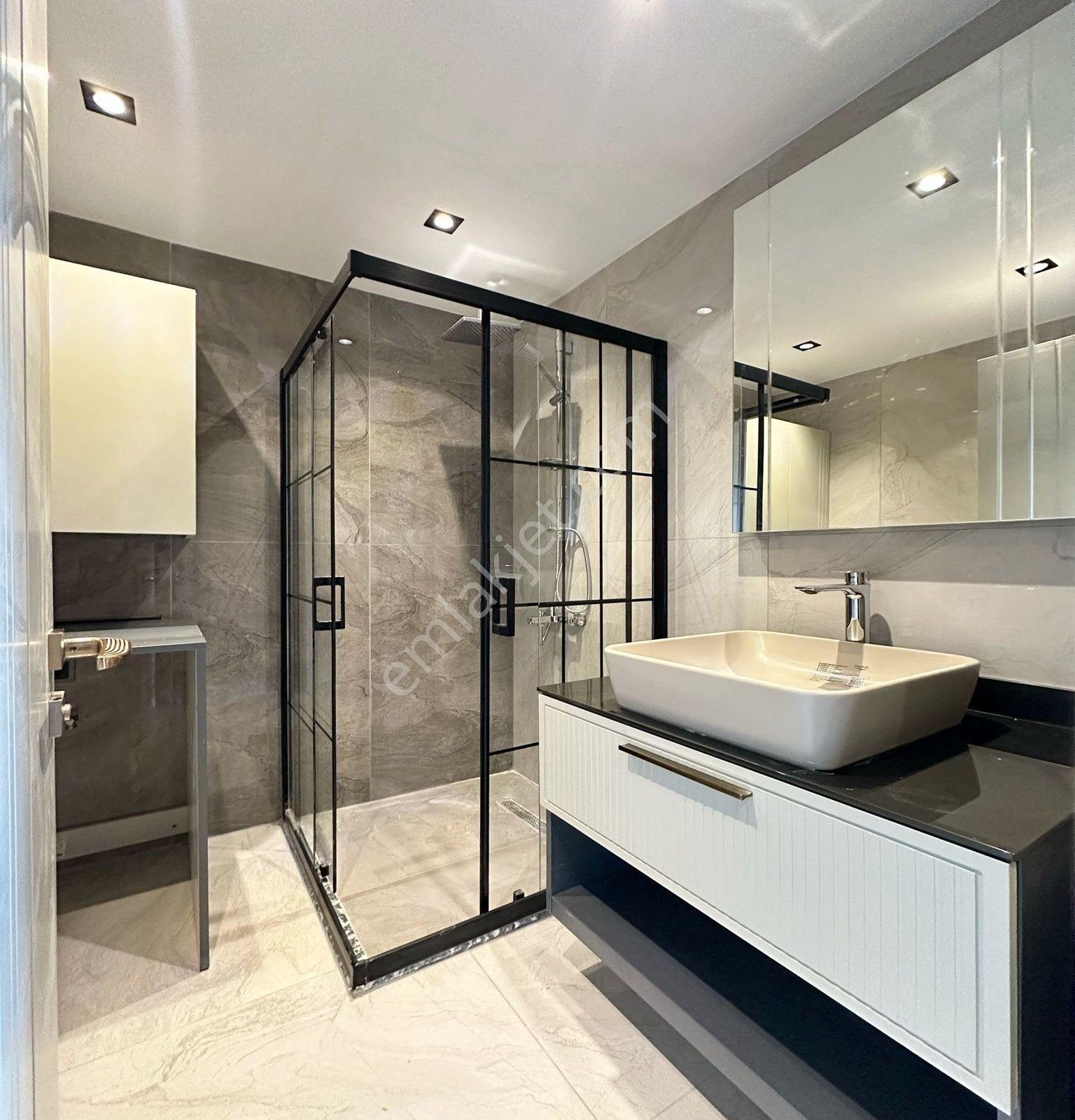 Beylikdüzü Kavaklı'da 3+1 Müstakil Bahçeli Villa Tadında Daire - Görsel 17