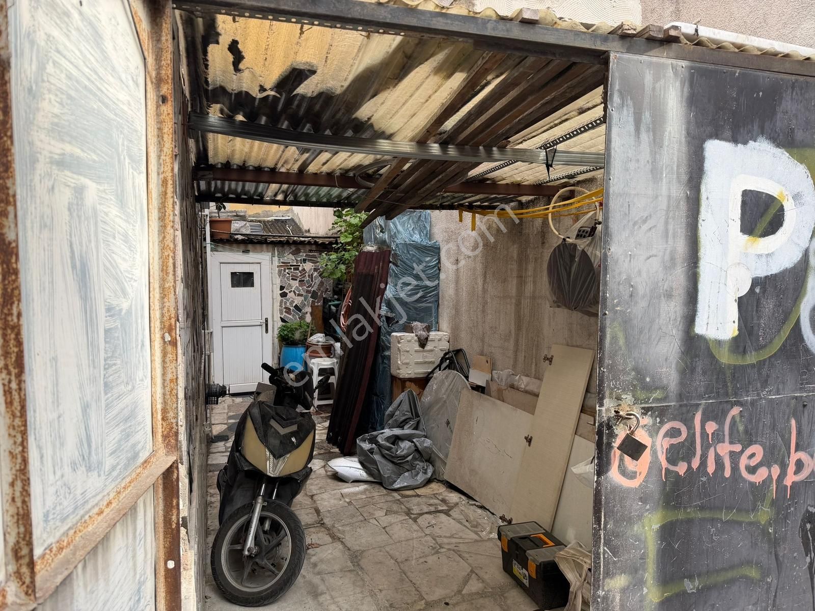 Daire Fiyatına Fırsat Bina , Bağcılar Meydana Yürüme Mesafesinde - Görsel 6