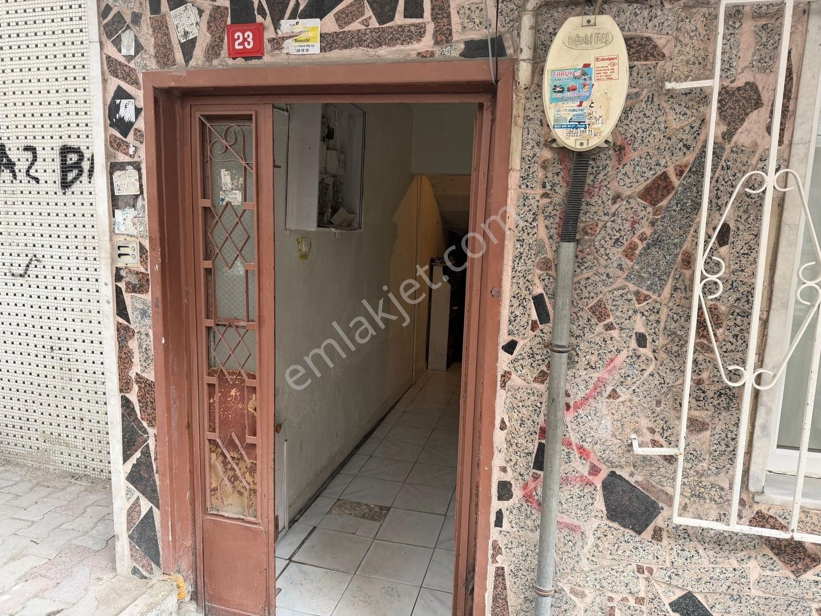 Daire Fiyatına Fırsat Bina , Bağcılar Meydana Yürüme Mesafesinde - Görsel 8