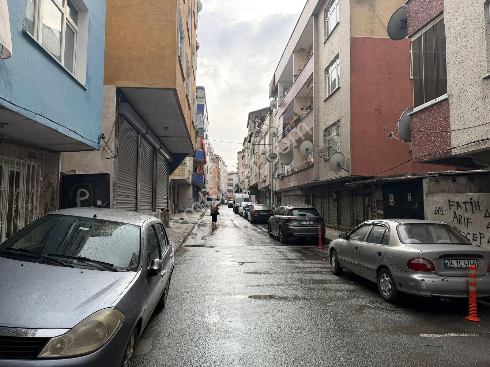 Daire Fiyatına Fırsat Bina , Bağcılar Meydana Yürüme Mesafesinde - Görsel 2