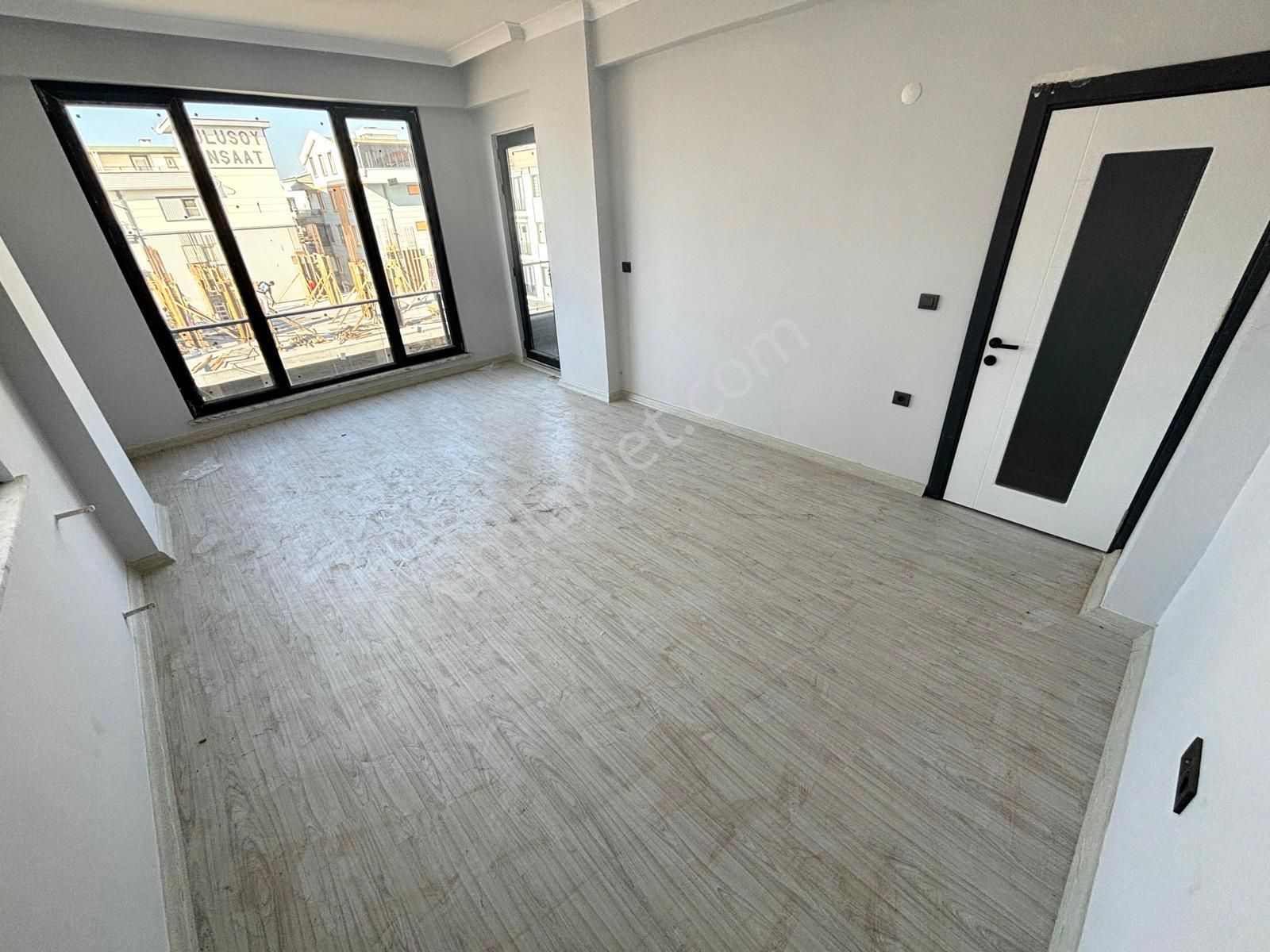 🏡 Referans'tan Altınkum'da Ön Cephe Ebeveyn Banyolu Yeni Bina 2+1 Daire - Görsel 13