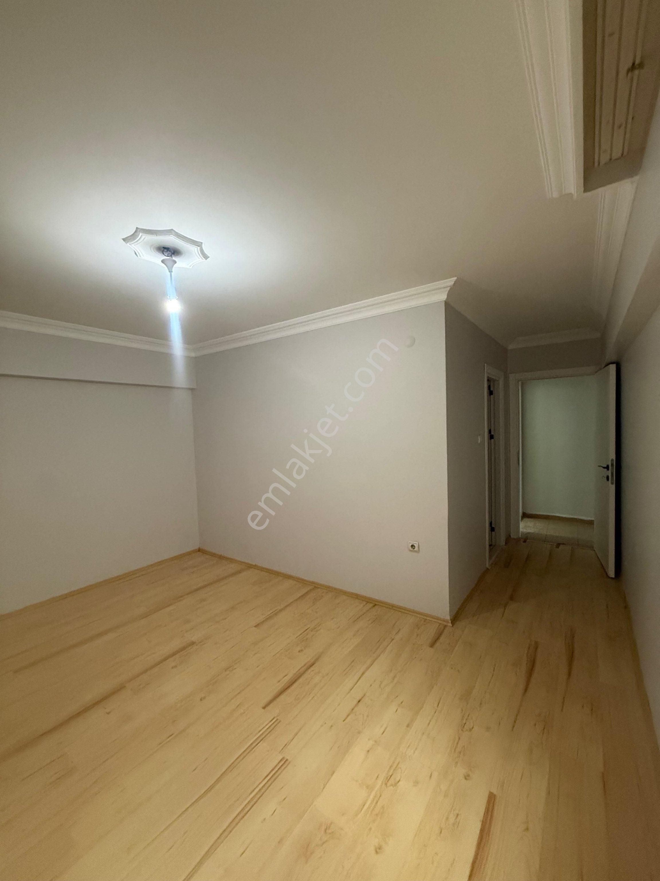 Dikkaldırımda Geniş Ferah Satılık 4+1 Dubleks Daire - Görsel 18