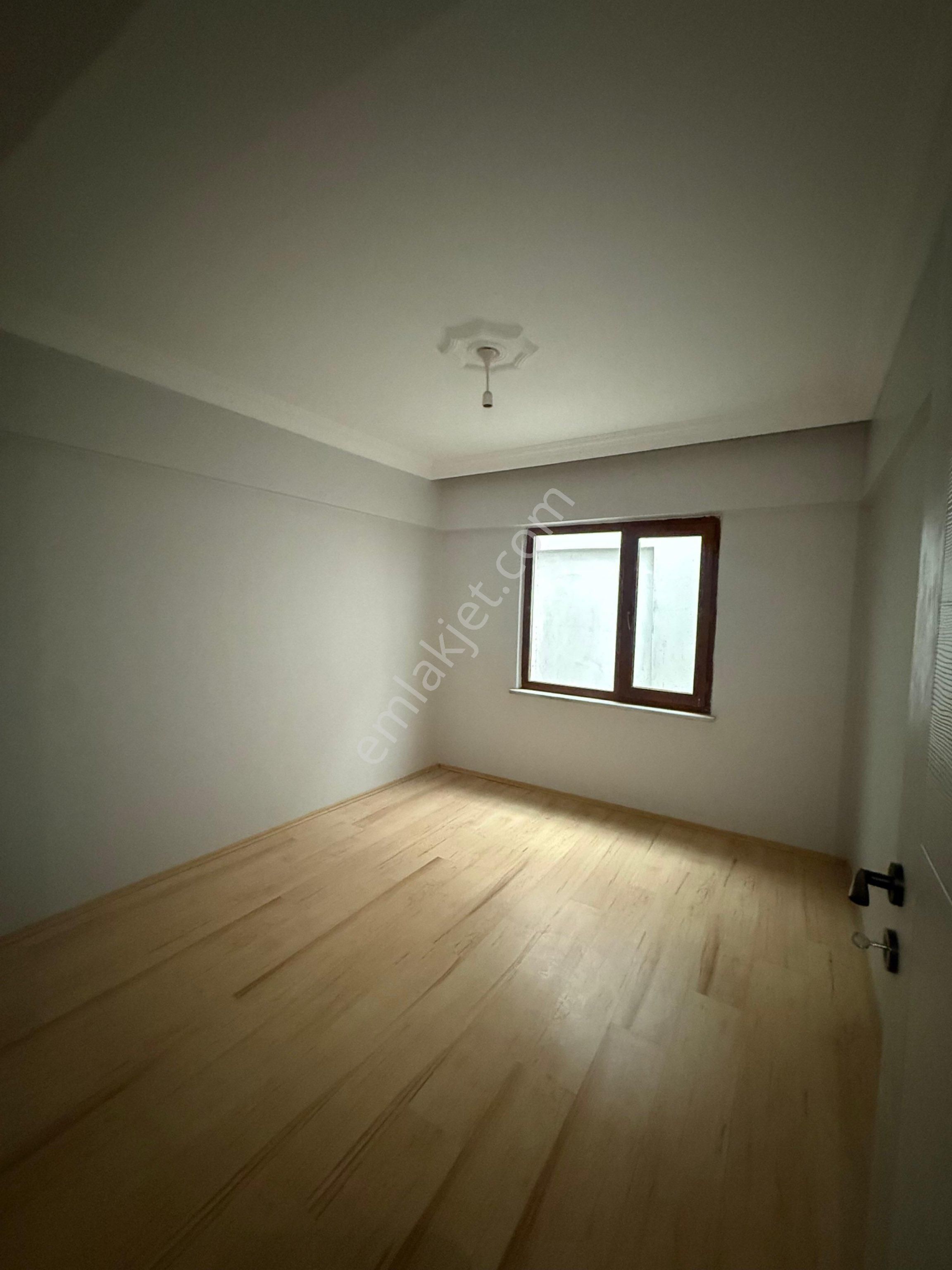 Dikkaldırımda Geniş Ferah Satılık 4+1 Dubleks Daire - Görsel 15