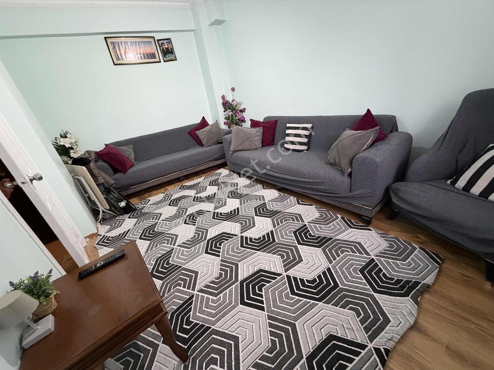 Bahçelievler Cumhuriyet Mahallesinde Kat Mülkiyetli Daire 2+1