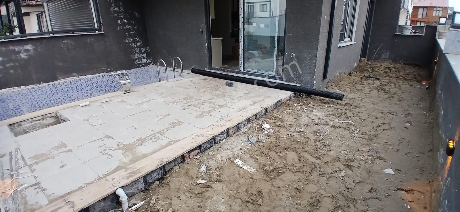 Sakarya Kocaali De Deniz Manzaralı Havuzlu Ön & Arka Cephe Seçenekli Lüks 3+1 - Görsel 4