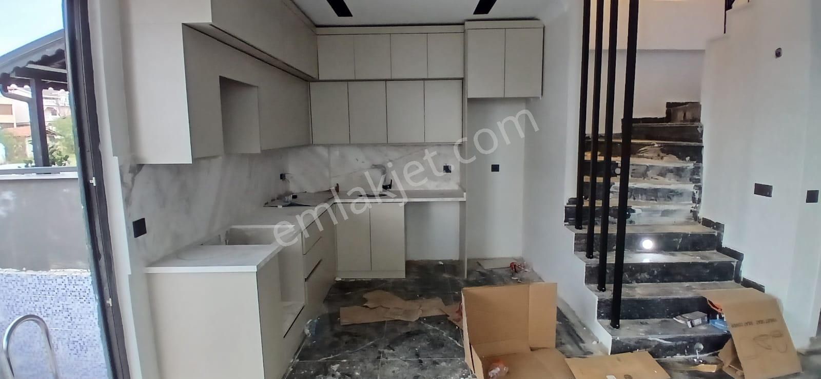 Sakarya Kocaali De Deniz Manzaralı Havuzlu Ön & Arka Cephe Seçenekli Lüks 3+1 - Görsel 11