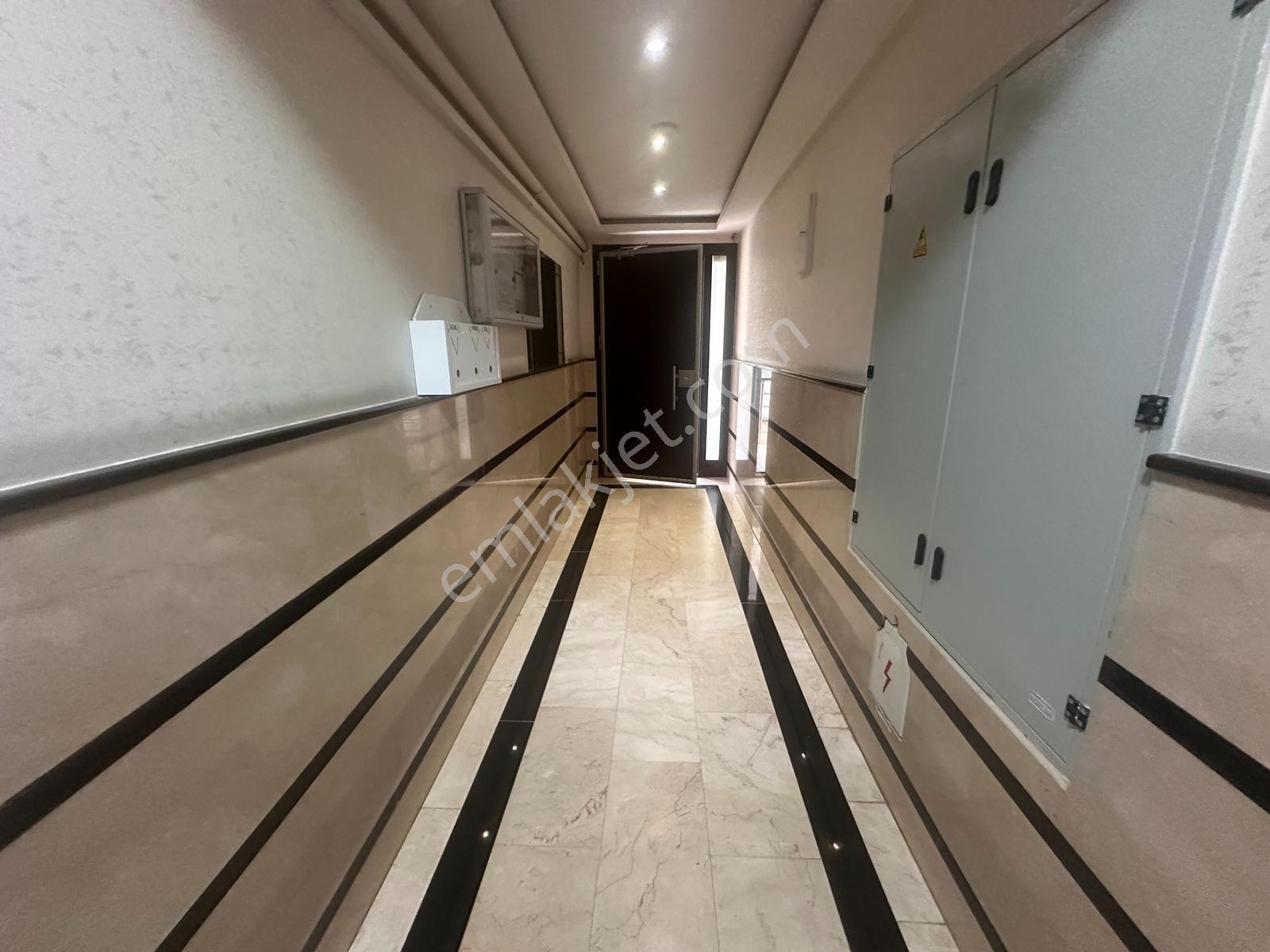 Tamiş'den Cevizli'de Minibüse 5.binada 10 Yıllık Ön Cephe 2+1 - Görsel 27