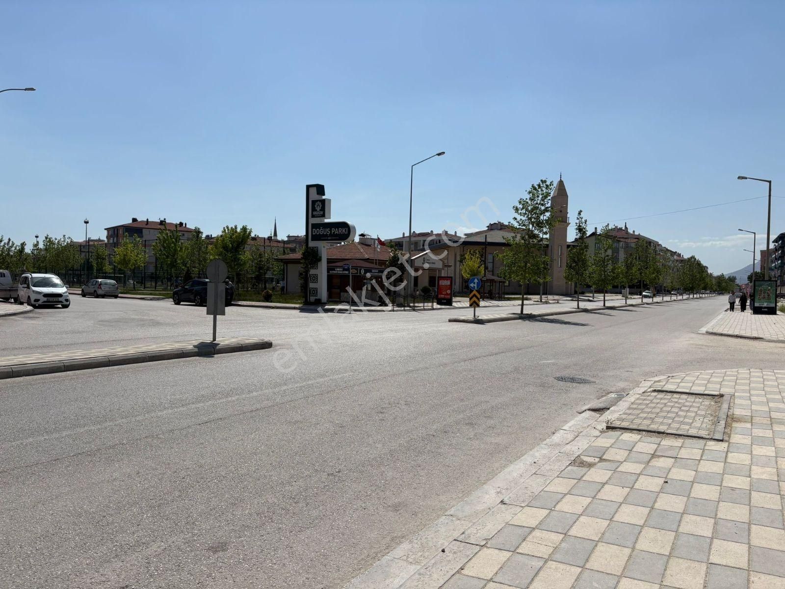 Çimenlik Cad.satılık Kira Getirili Dükkan - Görsel 6