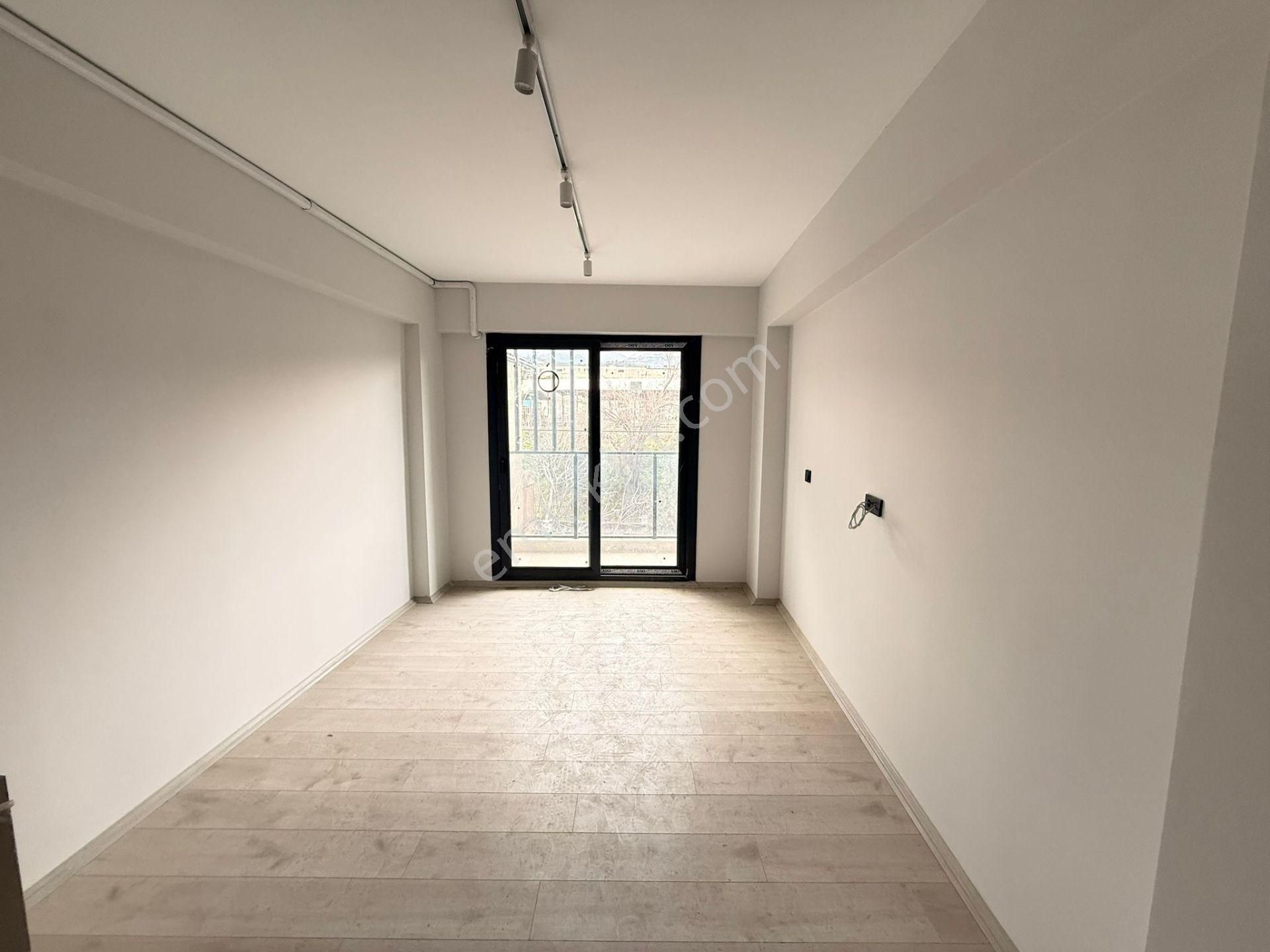 Manisa Alaşehir Alper Gayrimenkulden Kurtuluş Mah 2+1 A.mutfak Ara Kat Lüx Daire
