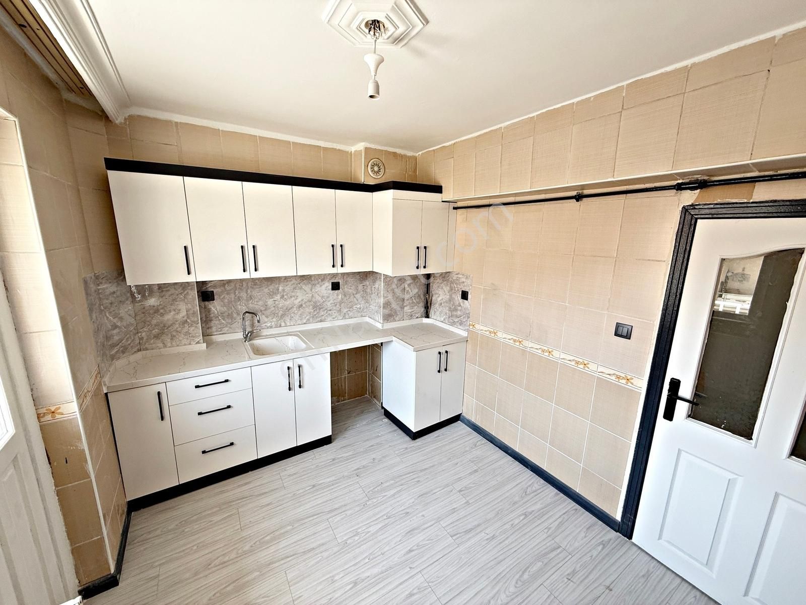 3+1 1.kat Yayla Sağlık Ocağı Karşısı Emsalsiz Fiyat Kelepir Acil - Görsel 2