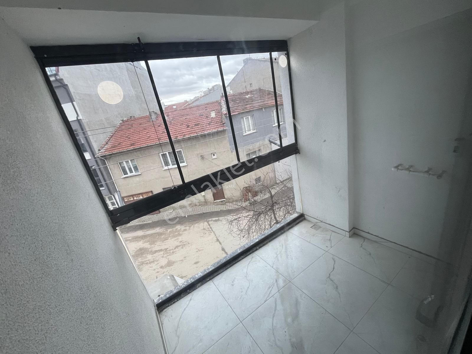 Çamlıca Mh Güzel Konumda Arakat Önü Açık Satılık 2+1 Daire Ss-8 - Görsel 3