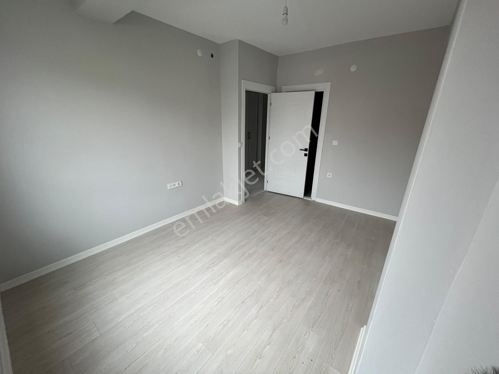 Çamlıca Mh Güzel Konumda Arakat Önü Açık Satılık 2+1 Daire Ss-8 - Görsel 9