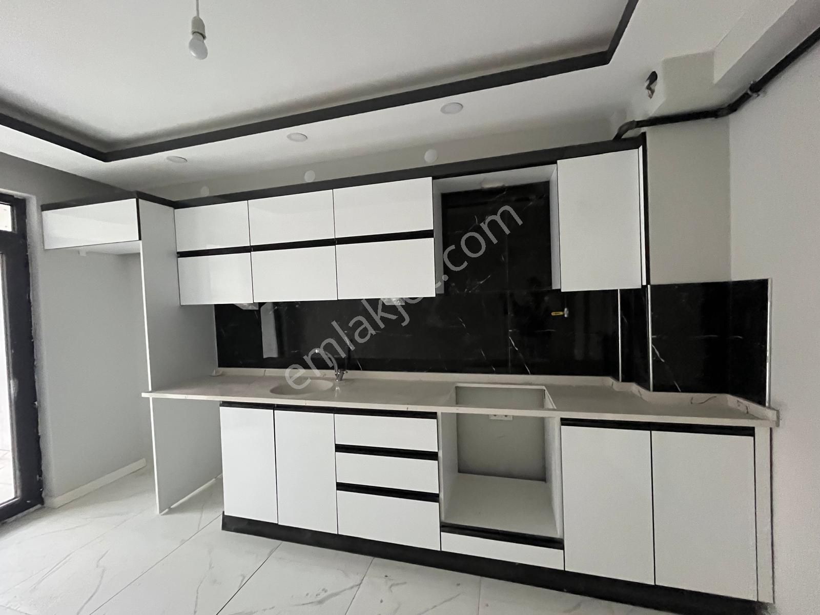 Çamlıca Mh Güzel Konumda Arakat Önü Açık Satılık 2+1 Daire Ss-8 - Görsel 2