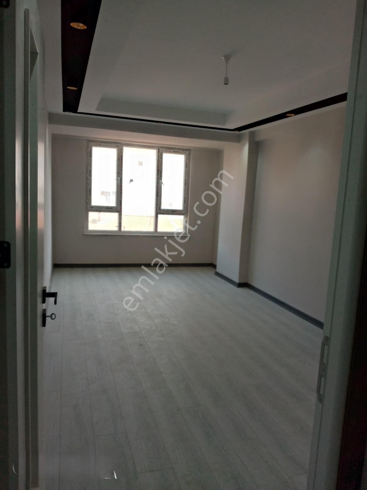 ! Recep Ümit Emlak'tan Eğitimciler Caddesi Yakını Ara Katta [sıfır] Asansörlü 2+1 Ferah Daire Fç !